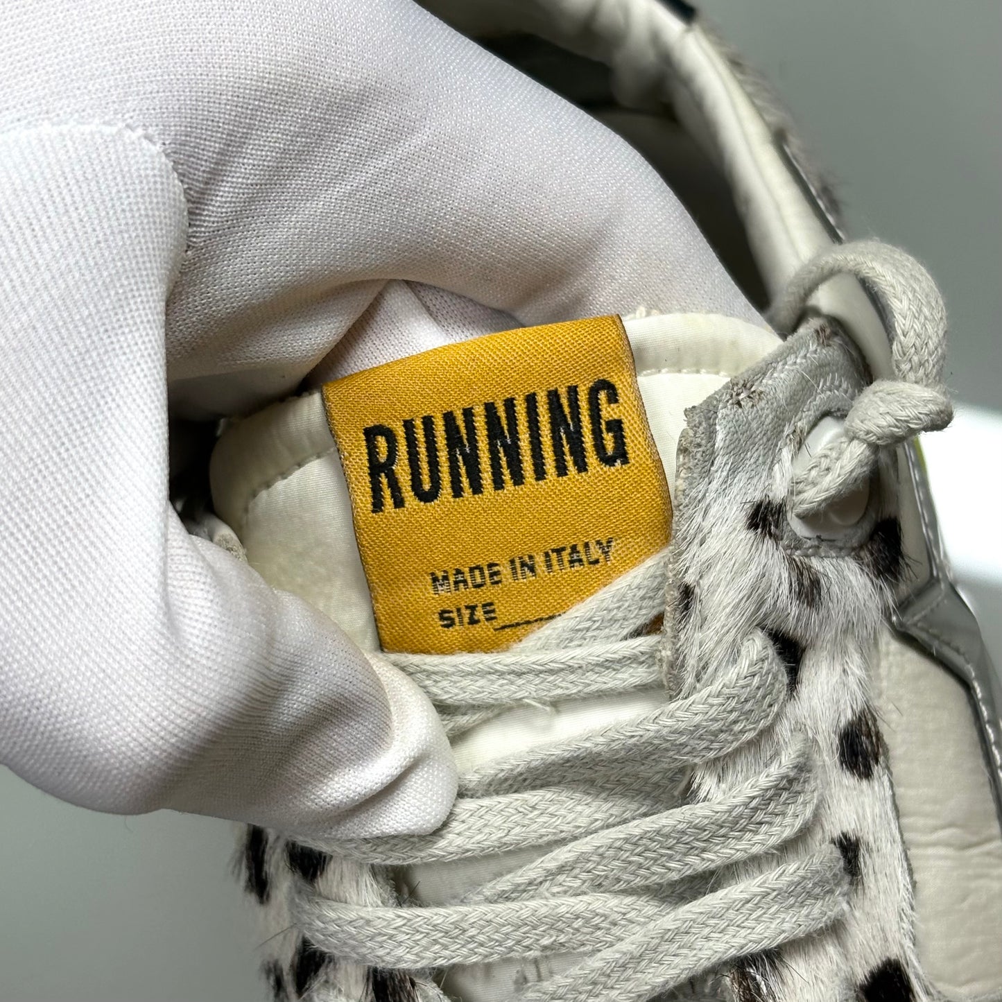 Golden goose Running Sole bianche con macchie nere 37