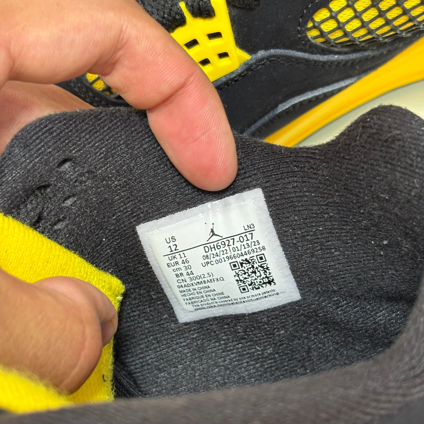 JORDAN RETRO 4 THUNDER BLACK/ YELLOW 46