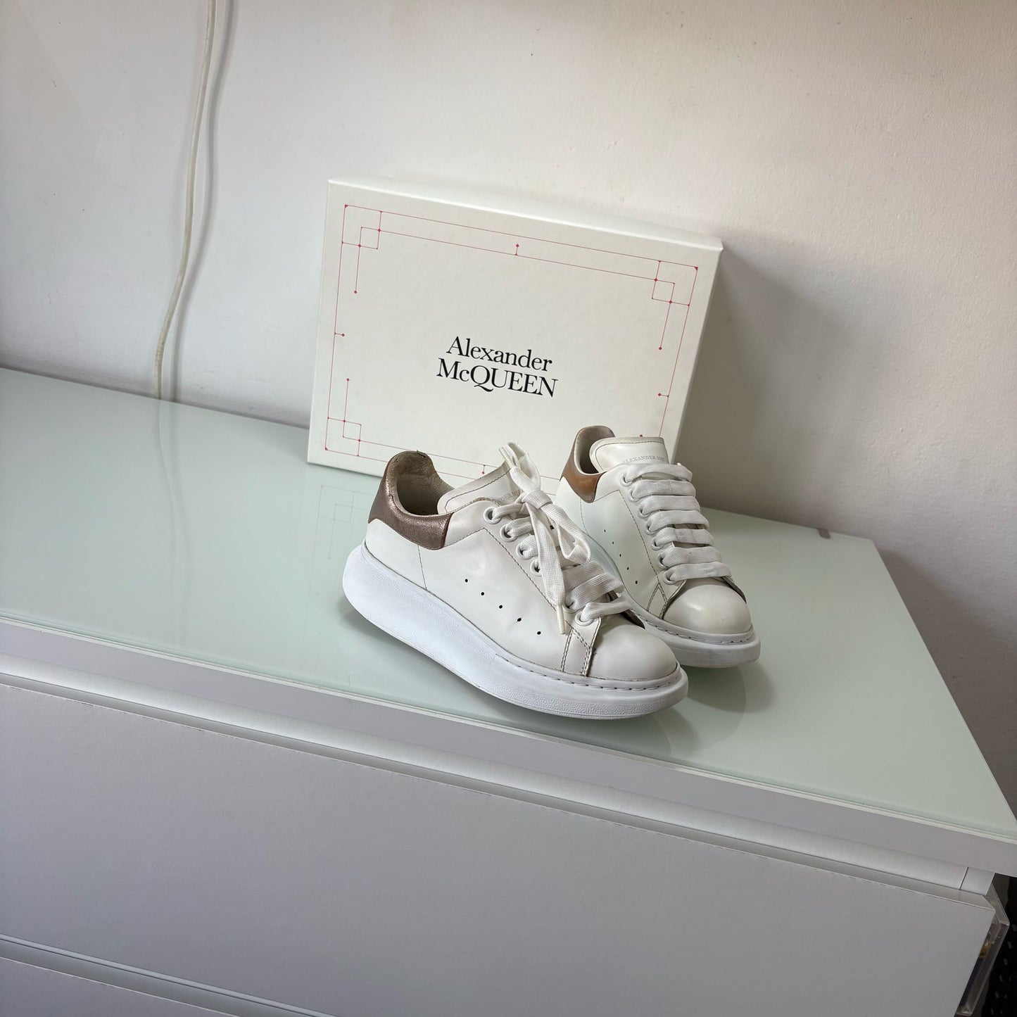 Alexander Mcqueen bianche e tallone metallizzato 35
