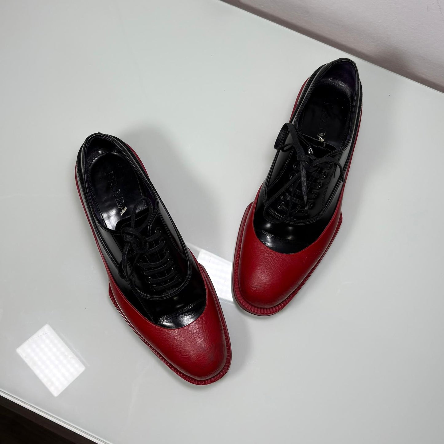 Prada Derby mocassini con tuffo in gomma 35