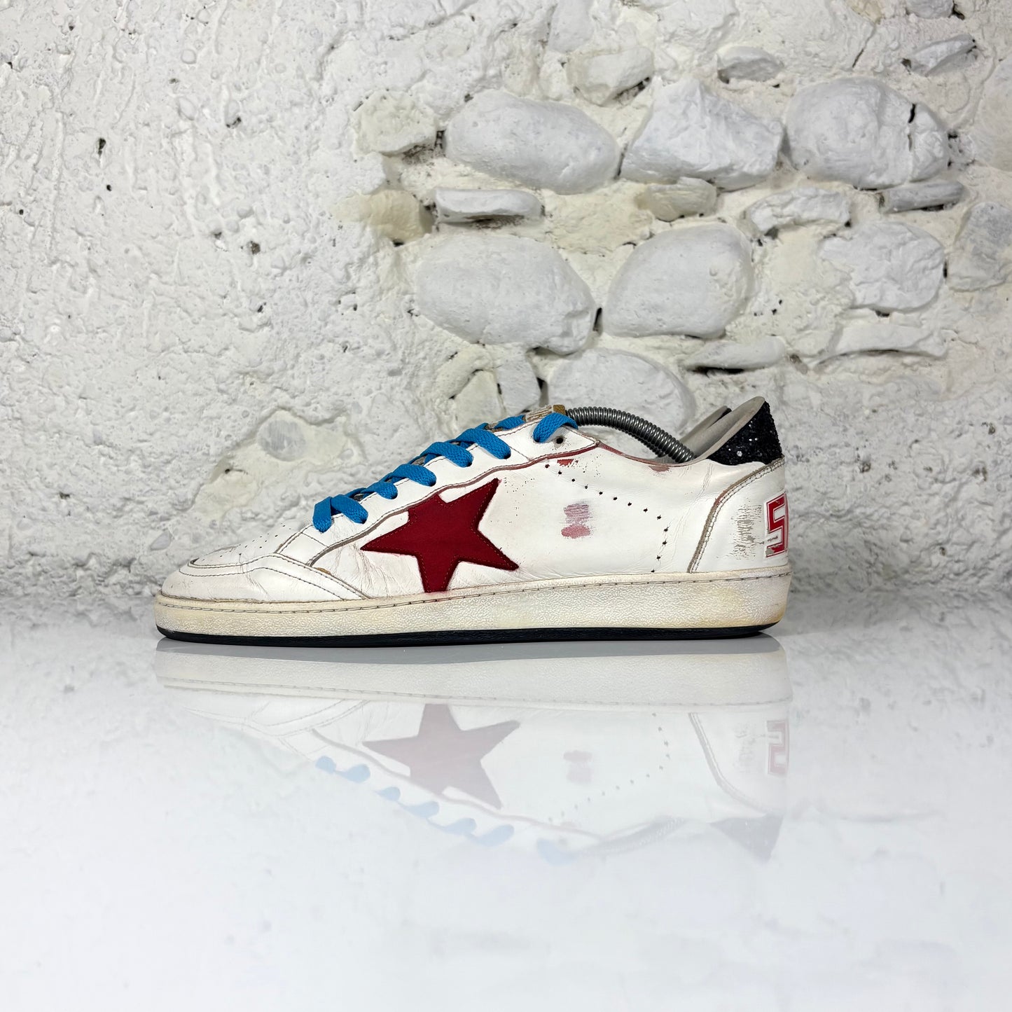 Golden goose Ballstar bianche con stella rossa scuro e talloncini neri a paillettes 43