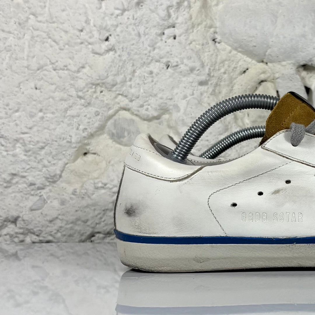 Golden goose Superstar bianche con linguetta marrone chiaro e linea blu sulla fascia della suola 39