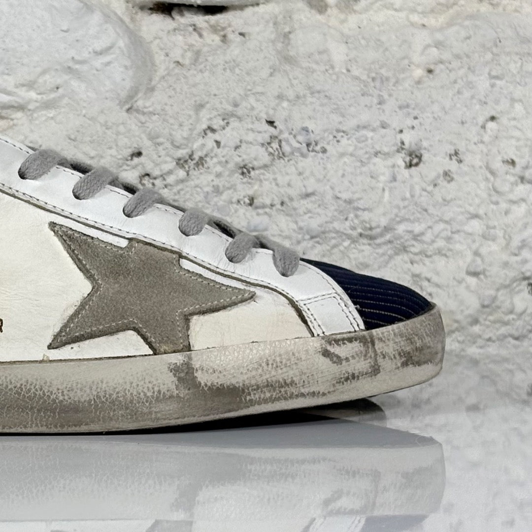 Golden goose Superstar bianche in pelle con linguetta in velluto blu e talloncini blu 41