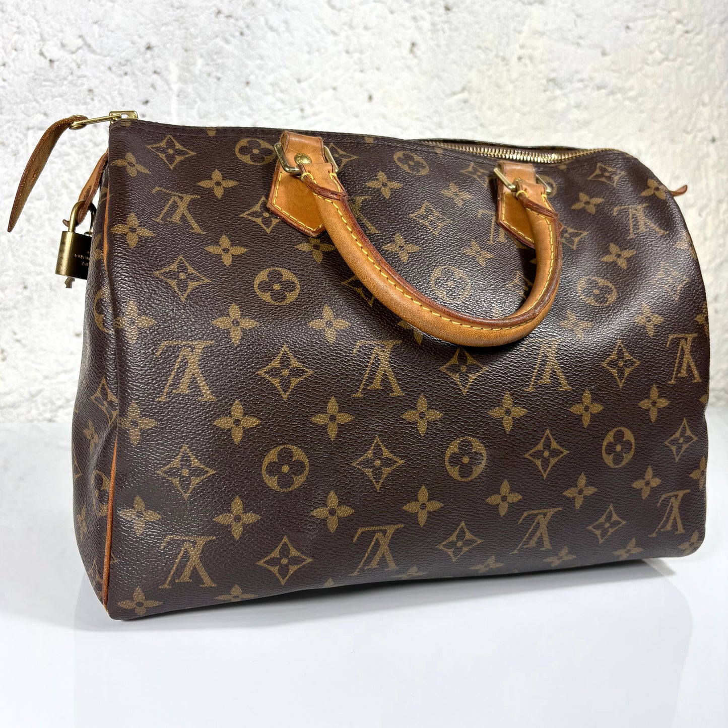 Louis Vuitton Speedy 30 in monogram canvas