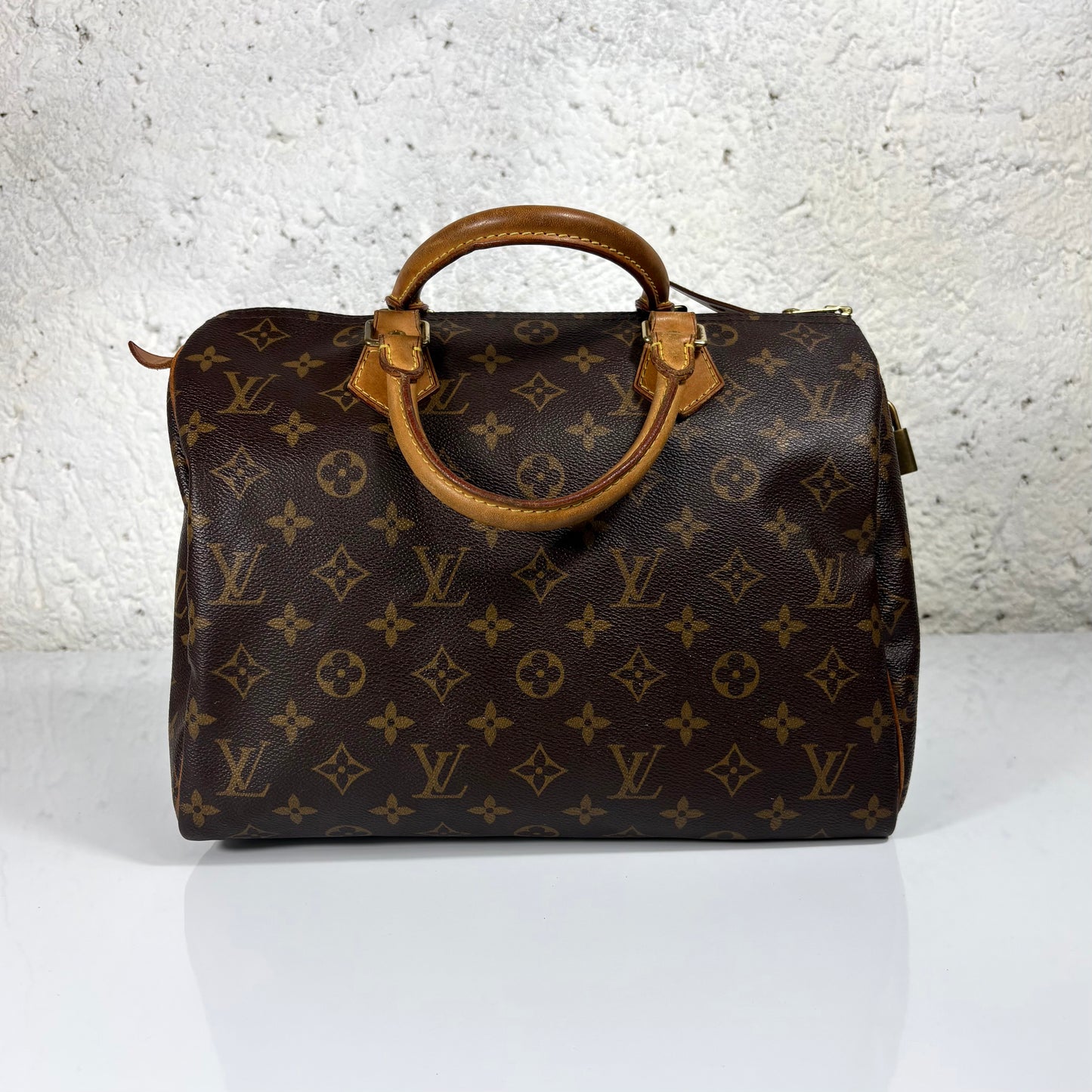 Louis Vuitton Speedy 30 in monogram canvas