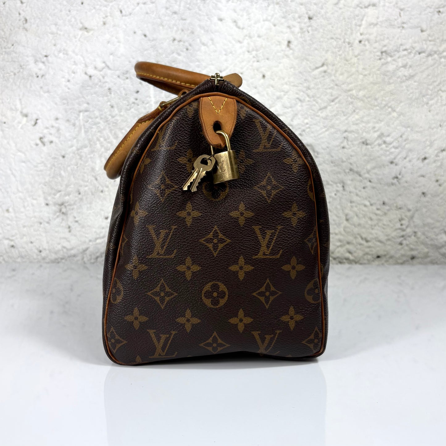 Louis Vuitton Speedy 30 in monogram canvas