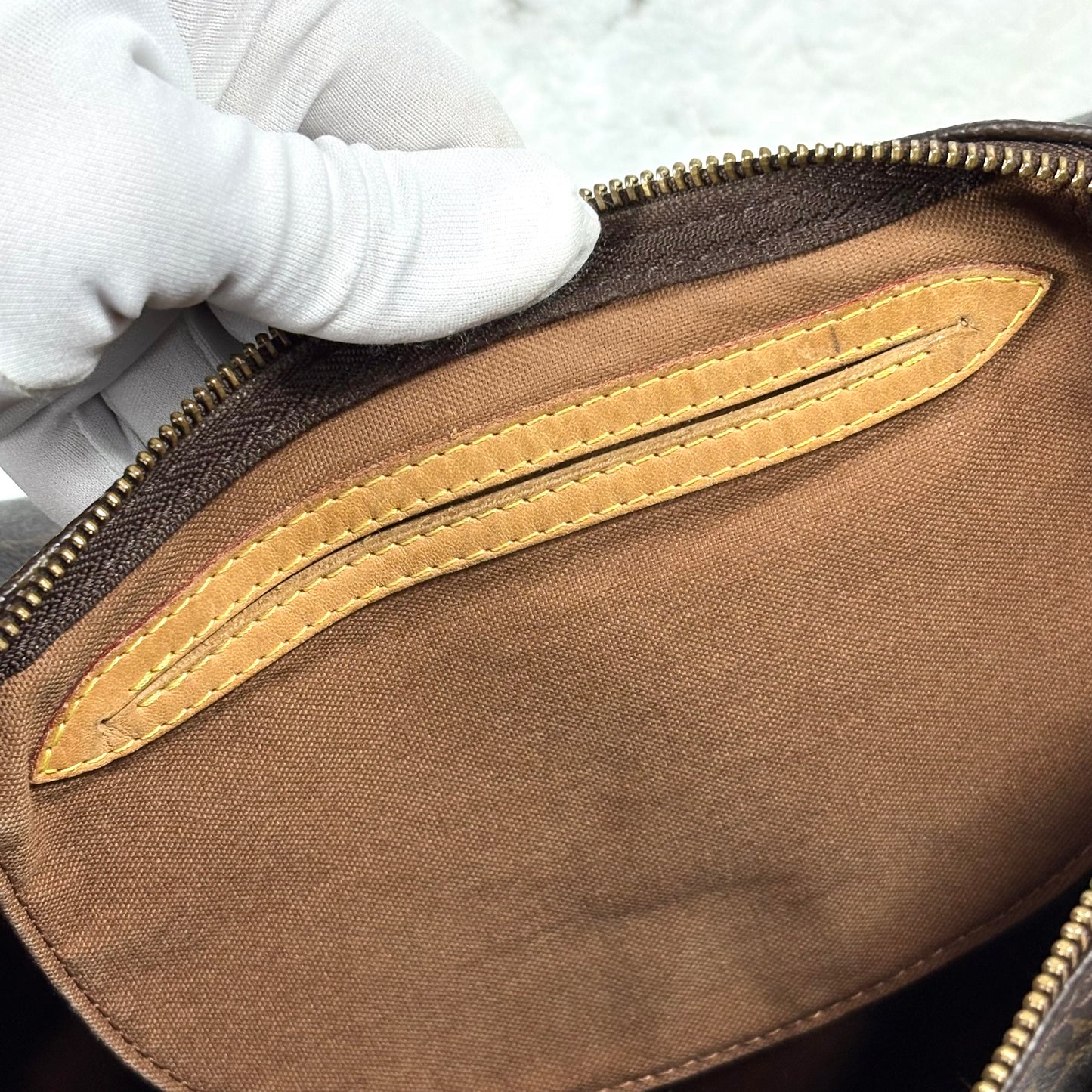 Louis Vuitton Speedy 30 in monogram canvas