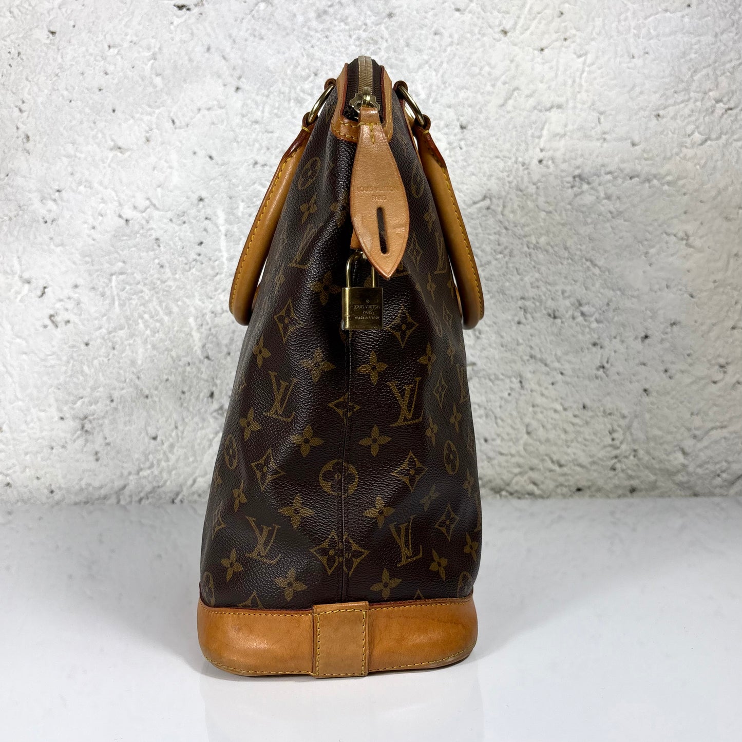 Louis Vuitton Lockit vertical in monogram canvas MM