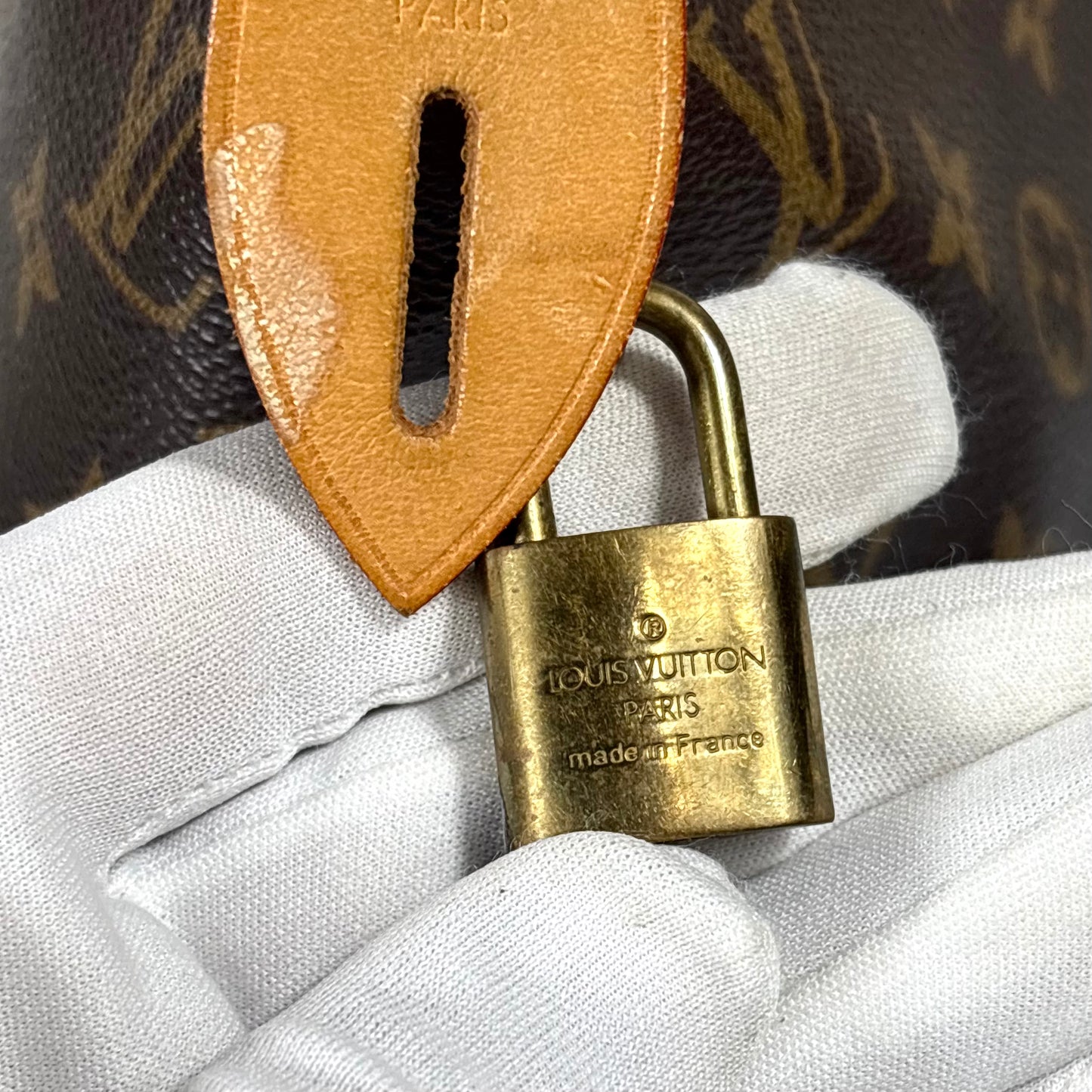 Louis Vuitton Lockit vertical in monogram canvas MM