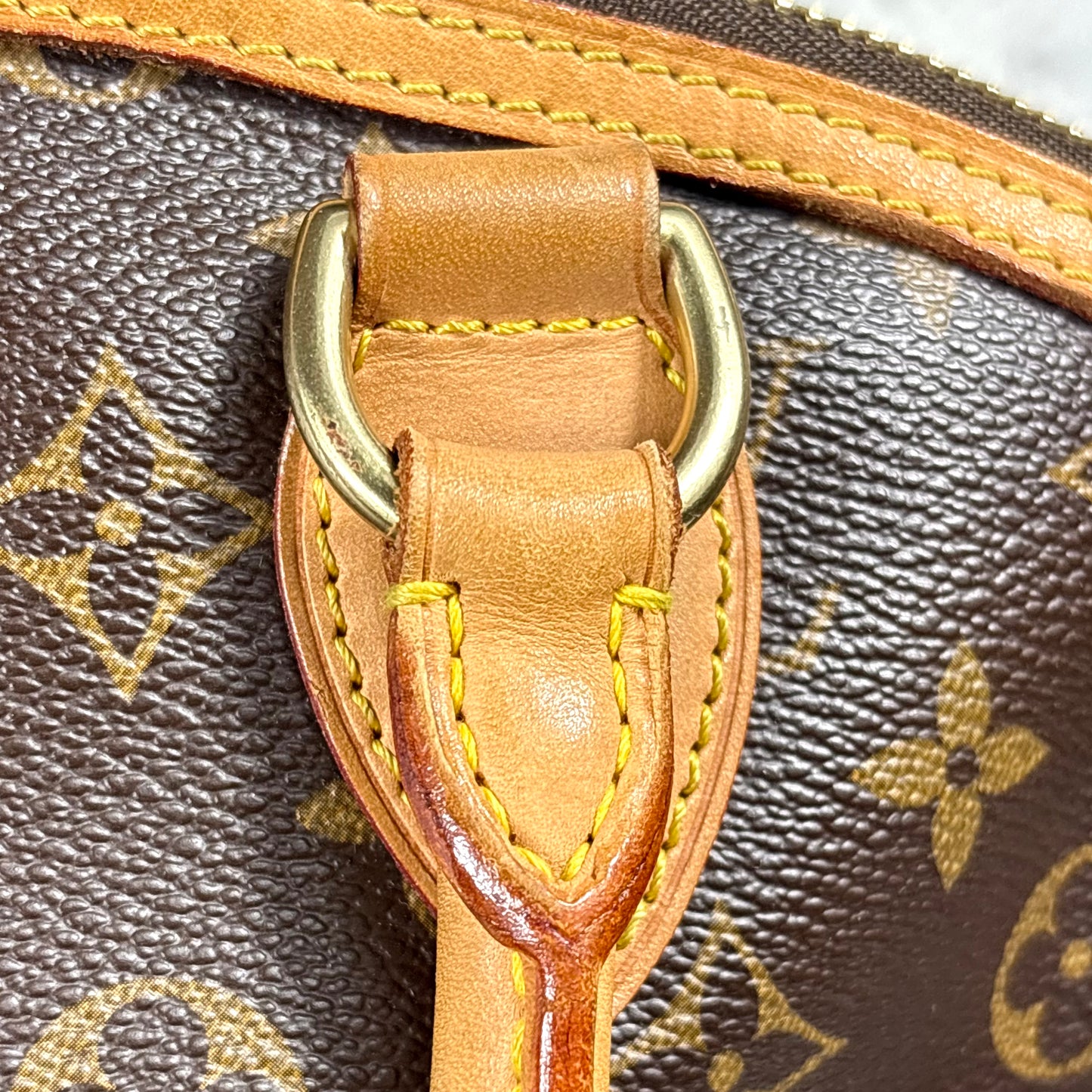 Louis Vuitton Lockit vertical in monogram canvas MM