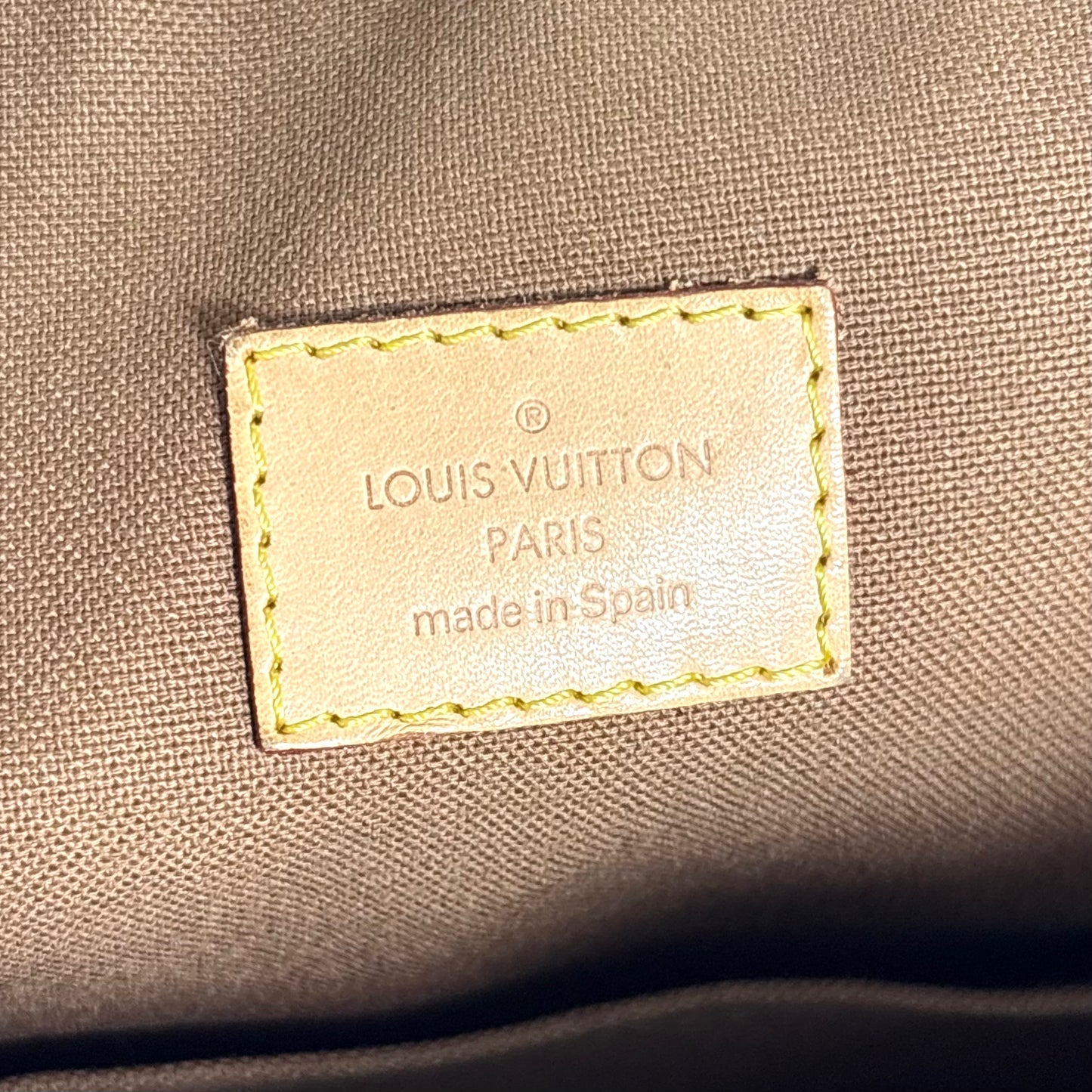 Louis Vuitton Lockit vertical in monogram canvas MM