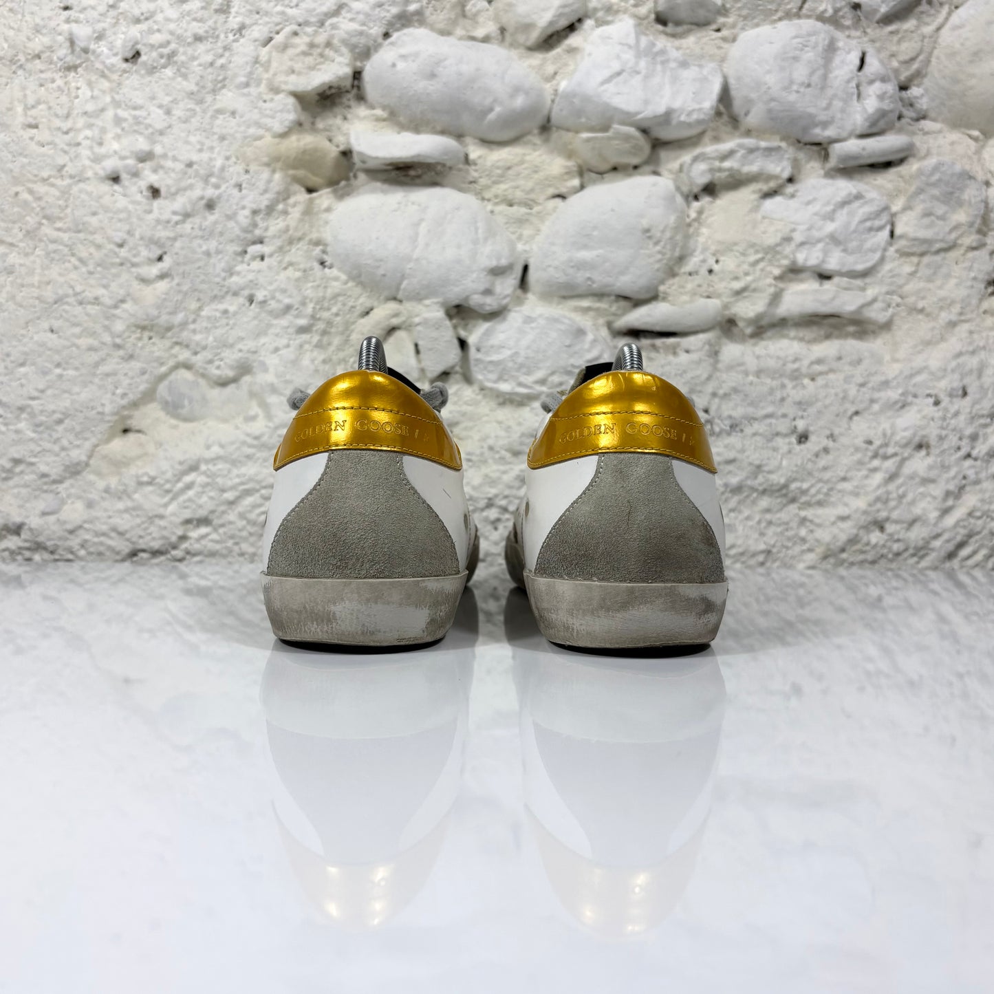 Golden Goose Superstar bianche con stella argento e talloncini arancio 39