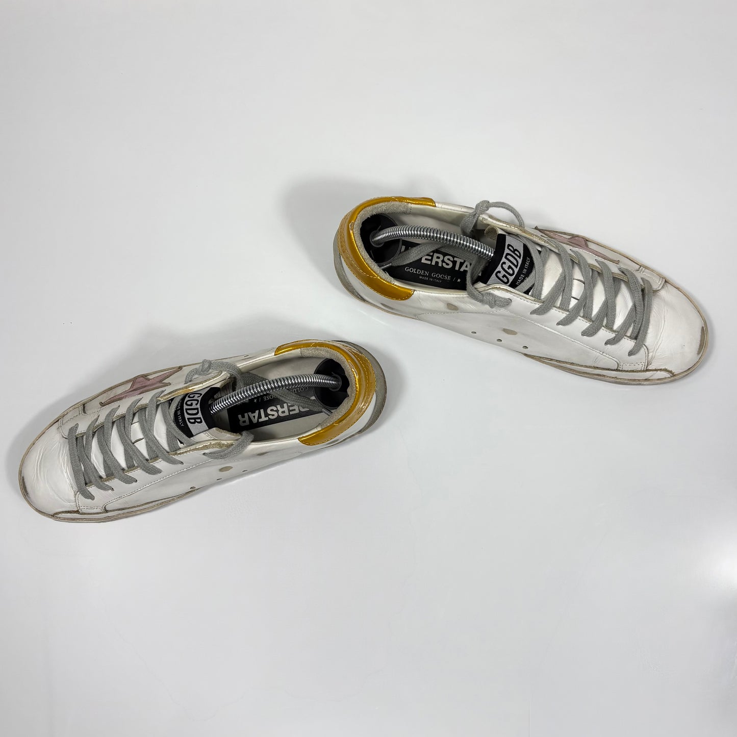 Golden Goose Superstar bianche con stella argento e talloncini arancio 39