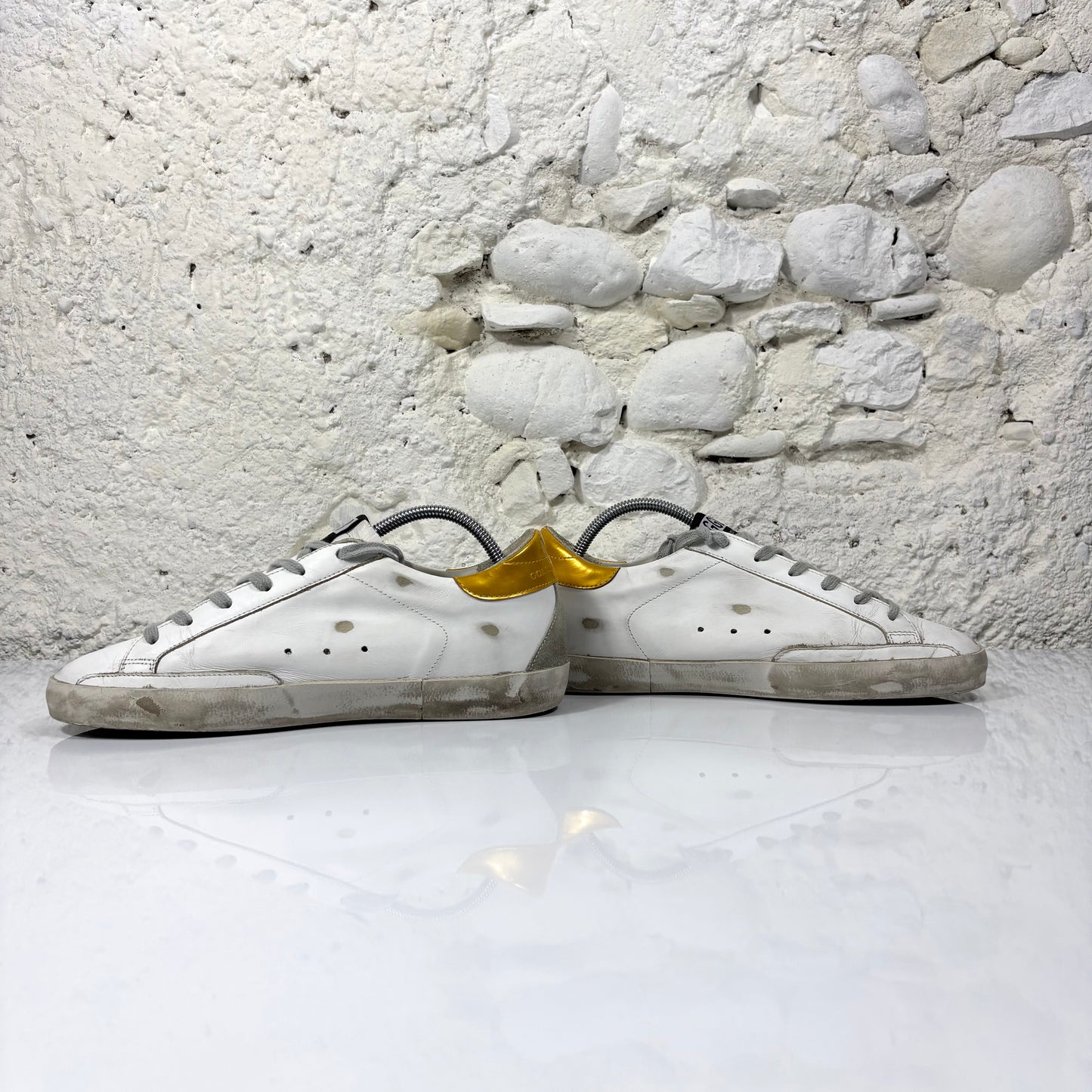 Golden Goose Superstar bianche con stella argento e talloncini arancio 39