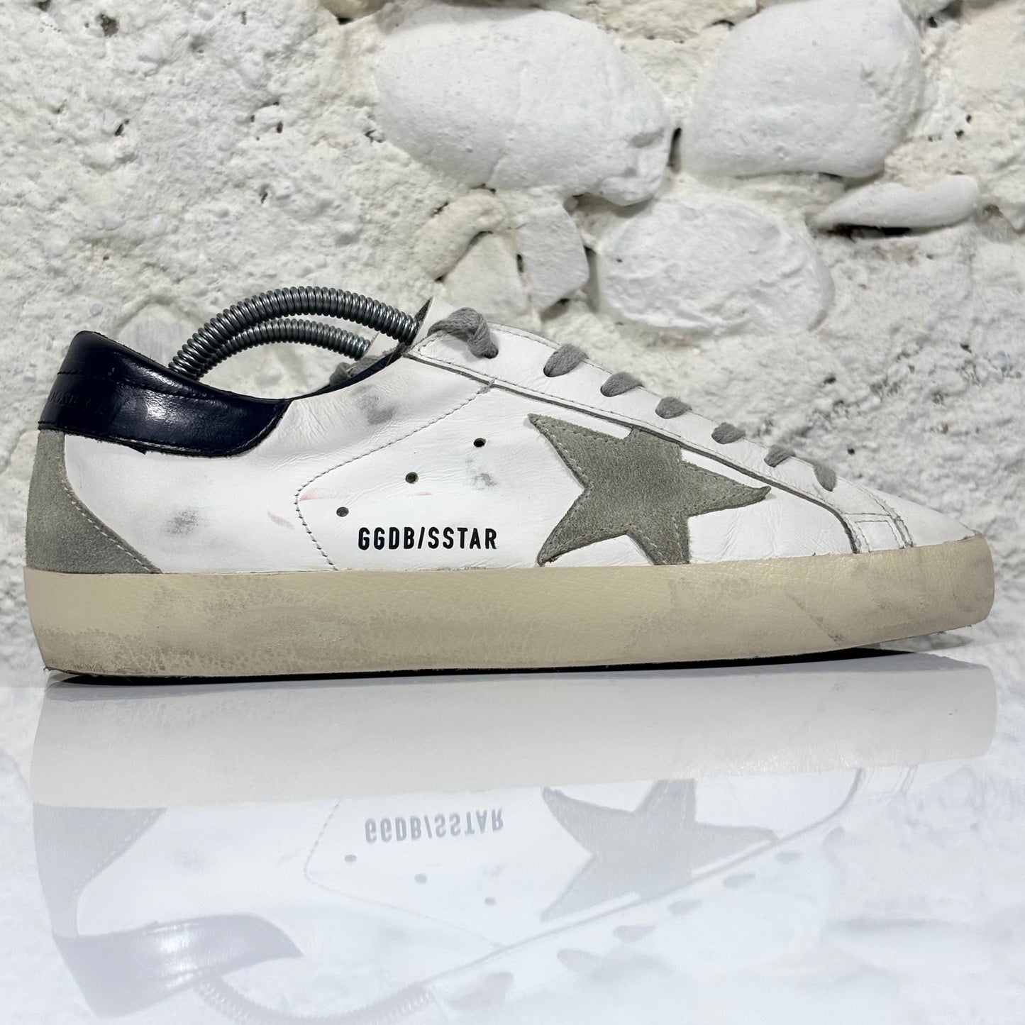 Golden Goose Superstar bianche con stella grigia e talloncini blu scuro 39