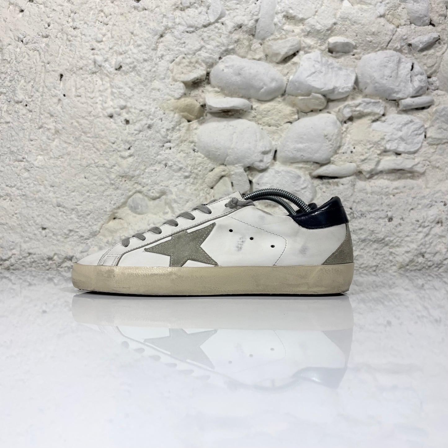 Golden Goose Superstar bianche con stella grigia e talloncini blu scuro 39