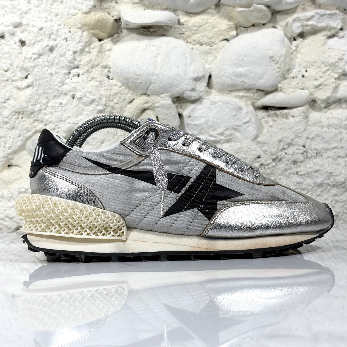 Golden Goose Marathon agento con dettagli in nero 38