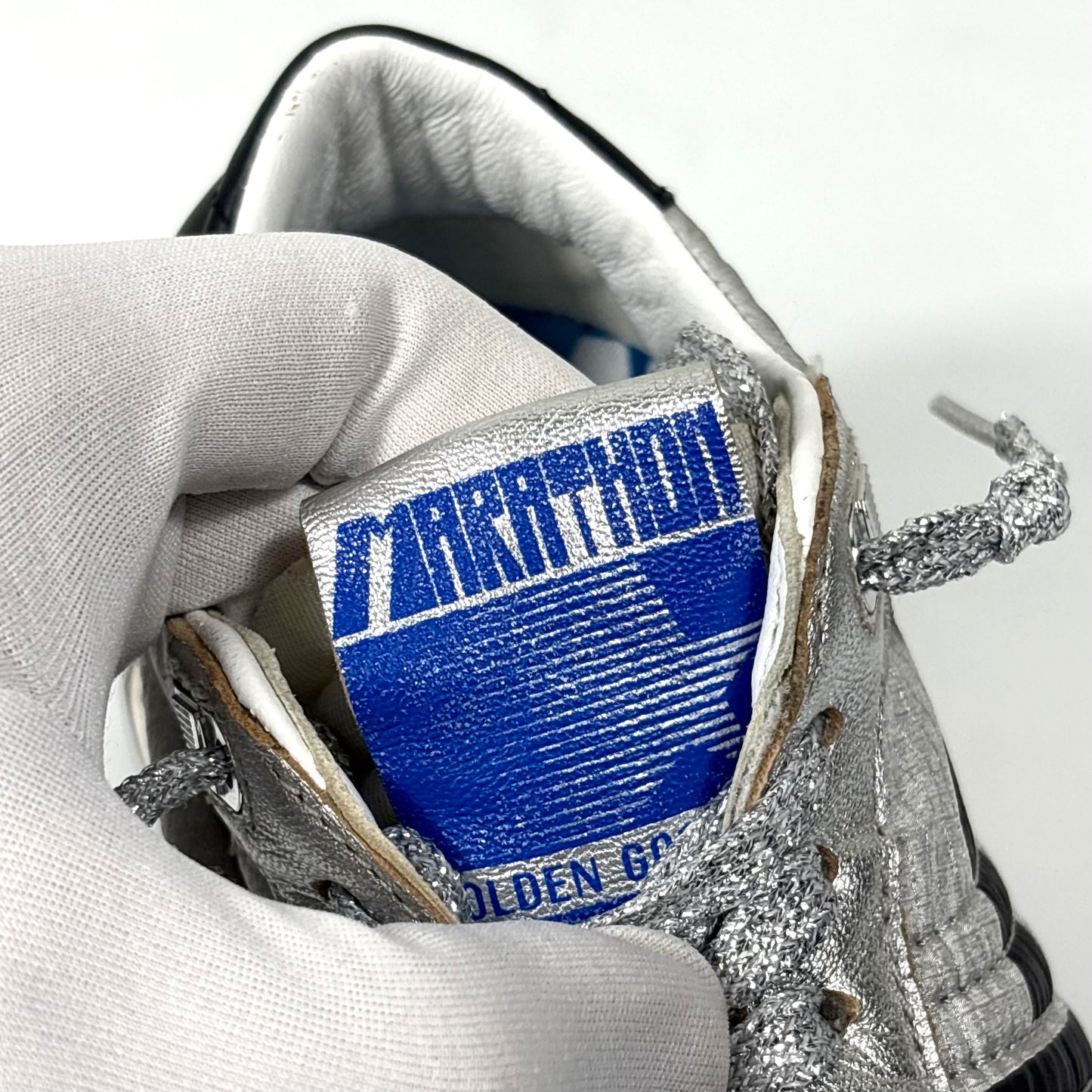 Golden Goose Marathon agento con dettagli in nero 38