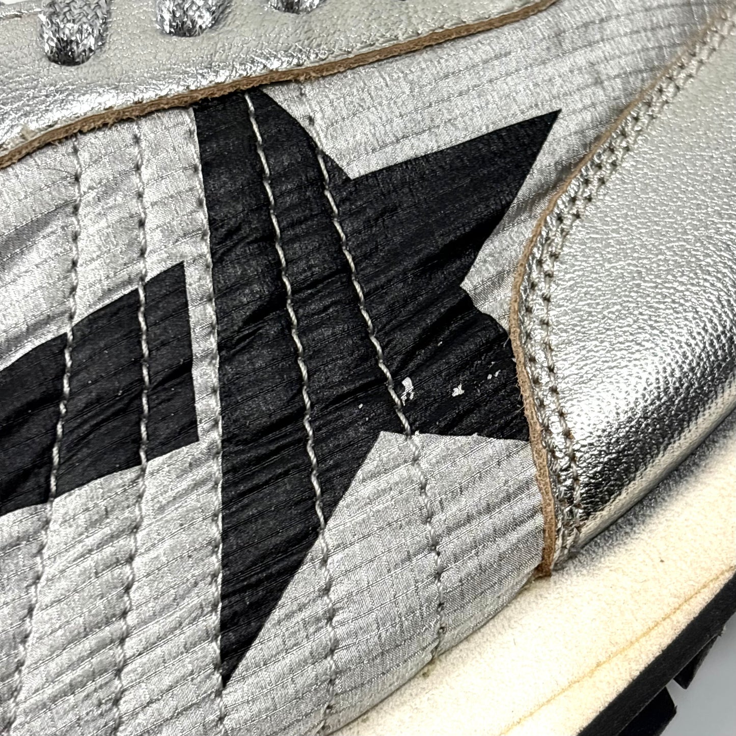 Golden Goose Marathon agento con dettagli in nero 38