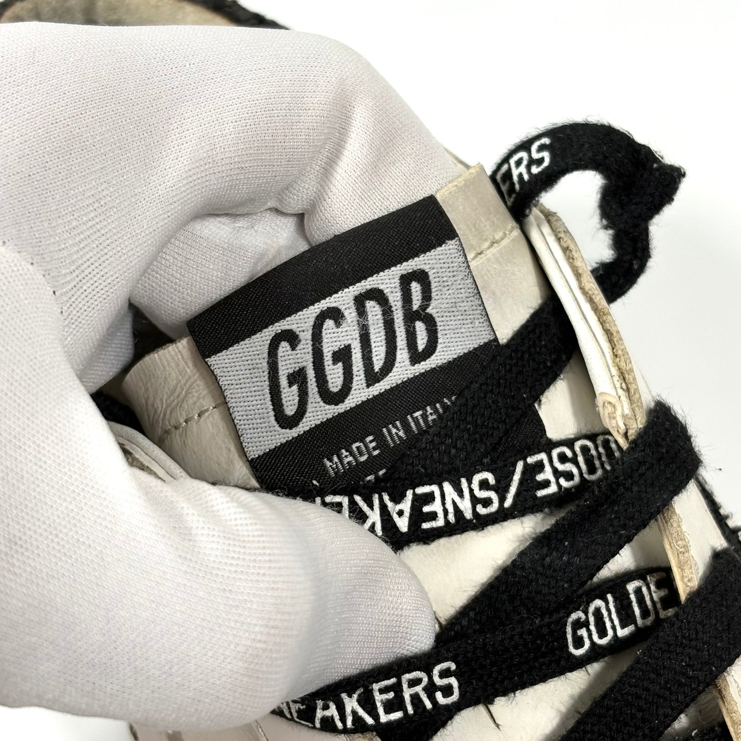 Golden goose Superstar bianche con disegni e diamantini, talloncini e stella neri brillantinati 39