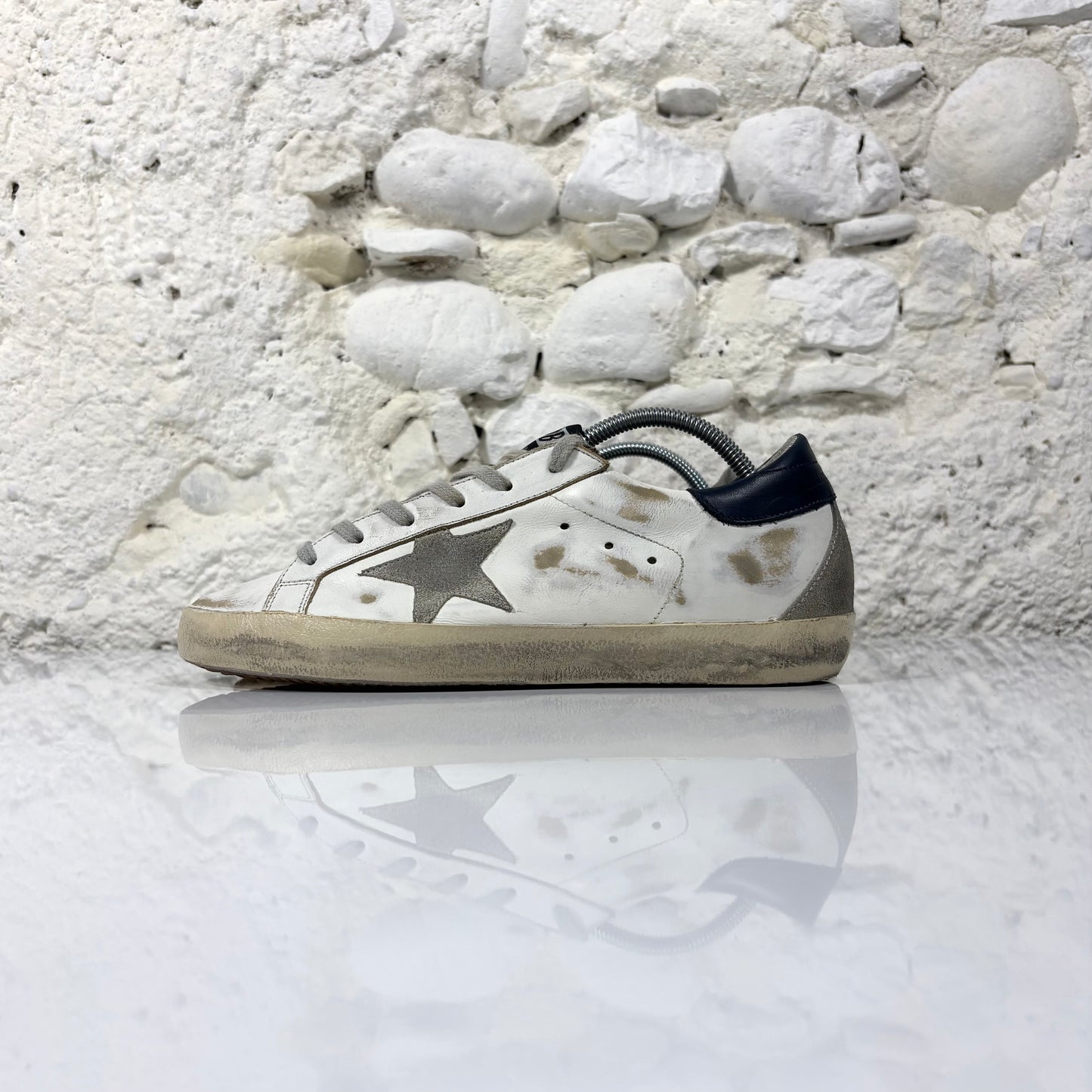 Golden goose Superstar bianche con stella grigia, talloncini blu scuro e linguetta motivo "zebrato" 39