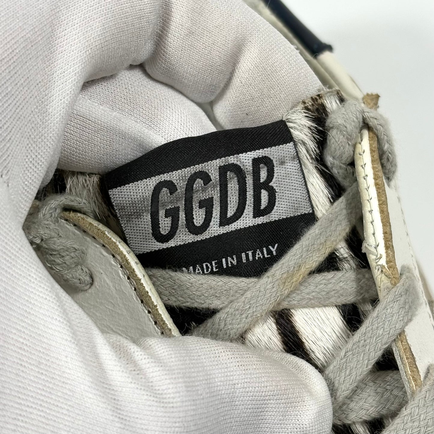 Golden goose Superstar bianche con stella grigia, talloncini blu scuro e linguetta motivo "zebrato" 39
