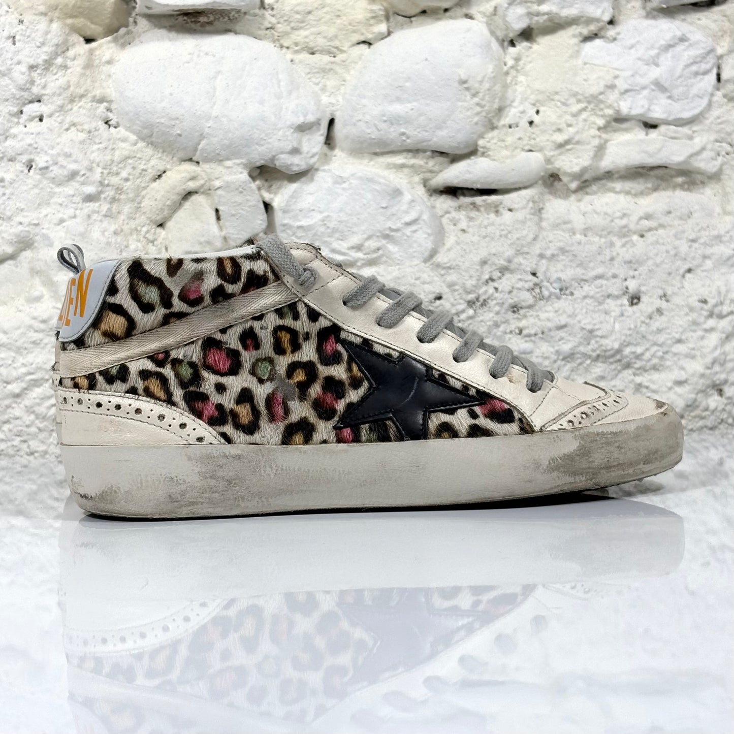 Golden goose Midstar con motivo maculato, stella nera, talloncini e punta bianchi 37