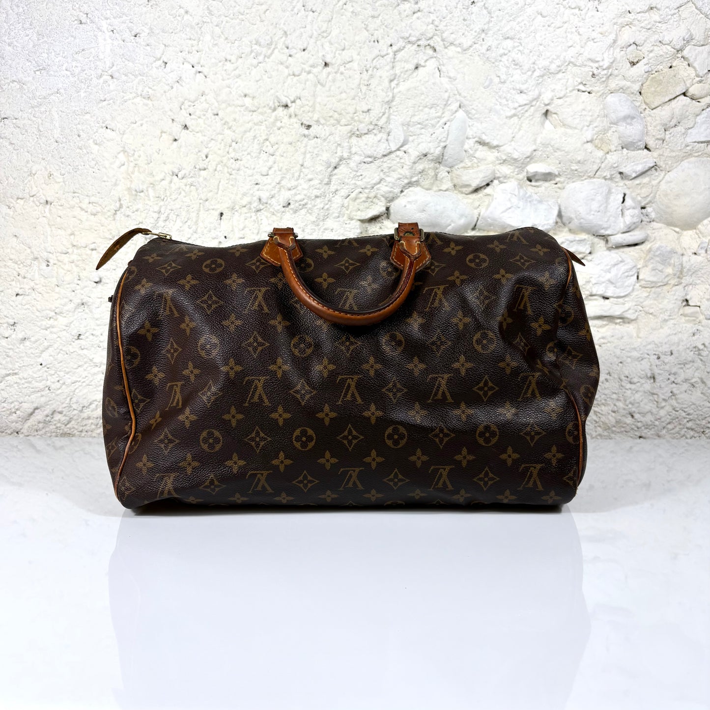 Louis Vuitton Speedy 40 in Monogram Canvas