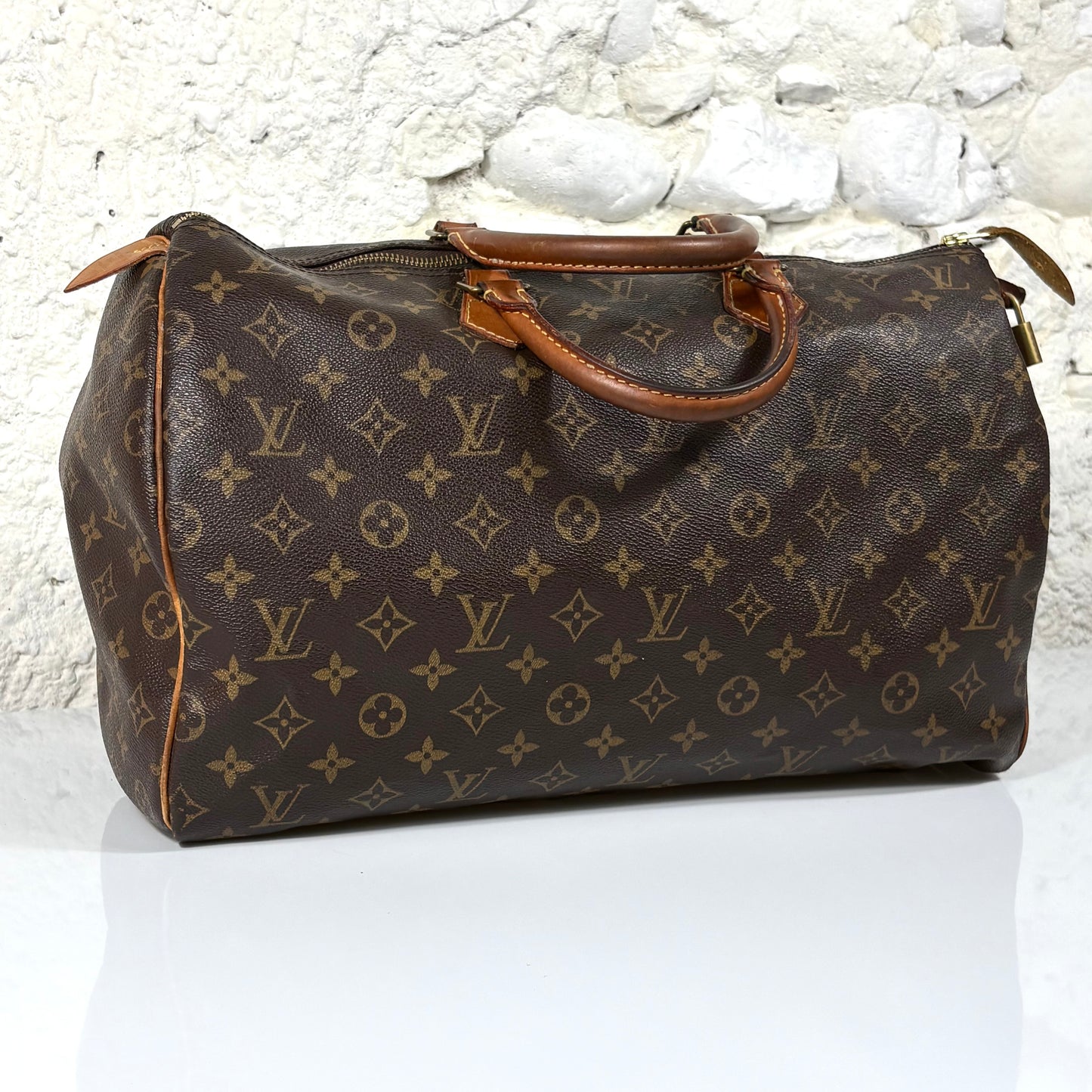 Louis Vuitton Speedy 40 in Monogram Canvas
