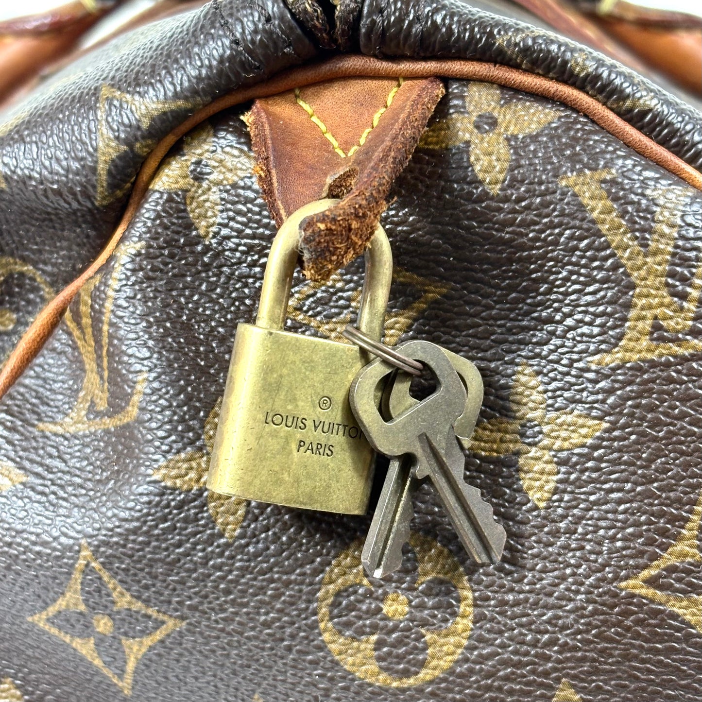 Louis Vuitton Speedy 40 in Monogram Canvas