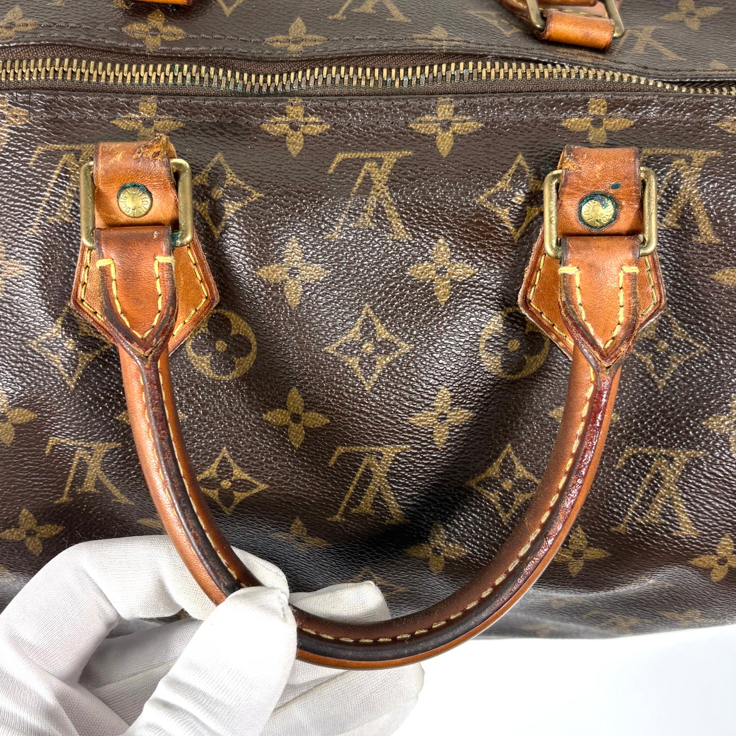 Louis Vuitton Speedy 40 in Monogram Canvas