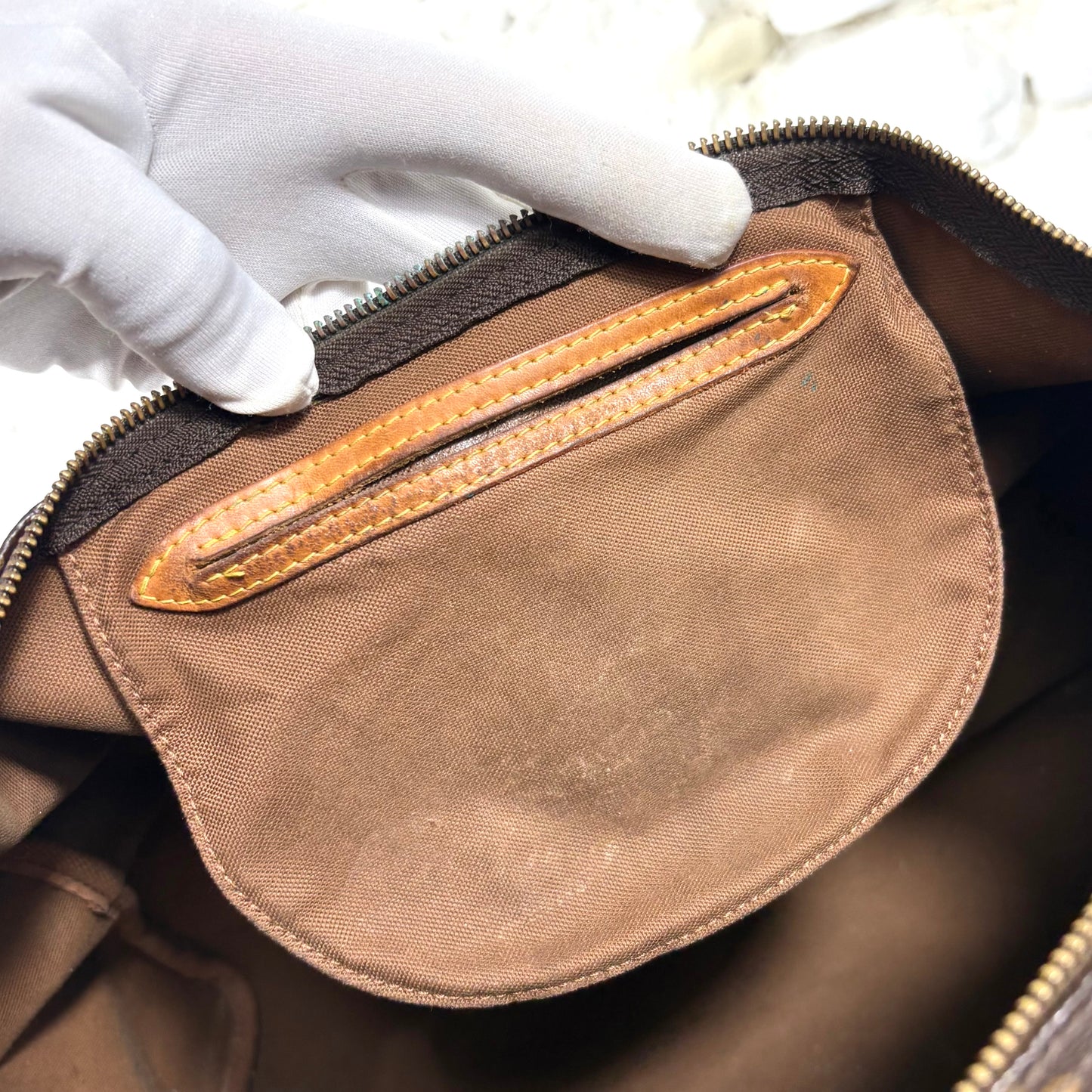 Louis Vuitton Speedy 40 in Monogram Canvas