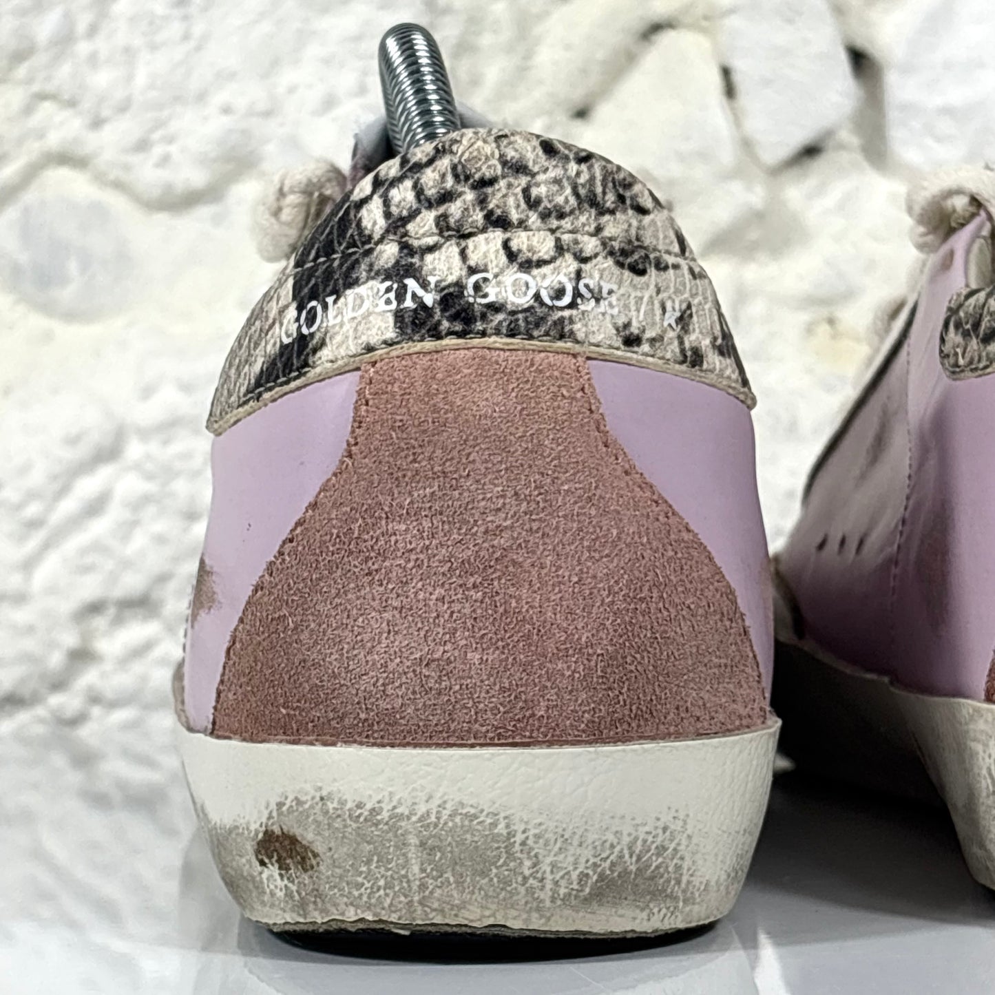 Golden goose lilla con stella e punta brillantinati argento, tallone in "squame" 39