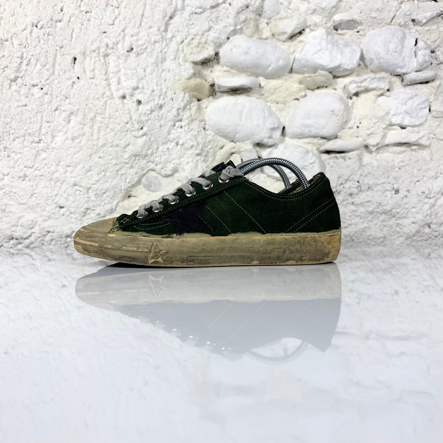 Golden goose v-star 2 verde scuro con stella nera in effetto vissuto e sporco 39