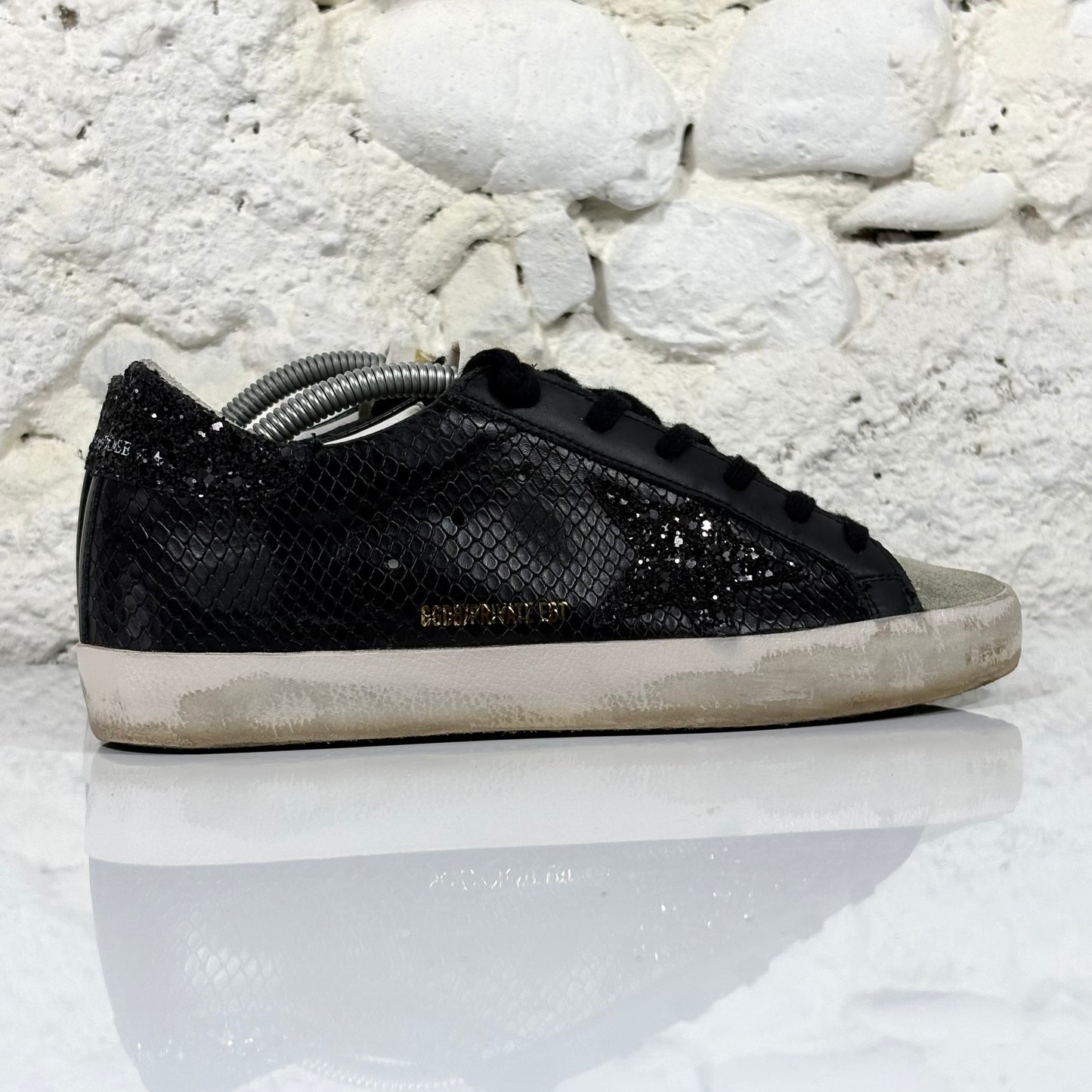 Golden goose Superstar nere a "squame" con stella e talloncini neri con paillettes 37
