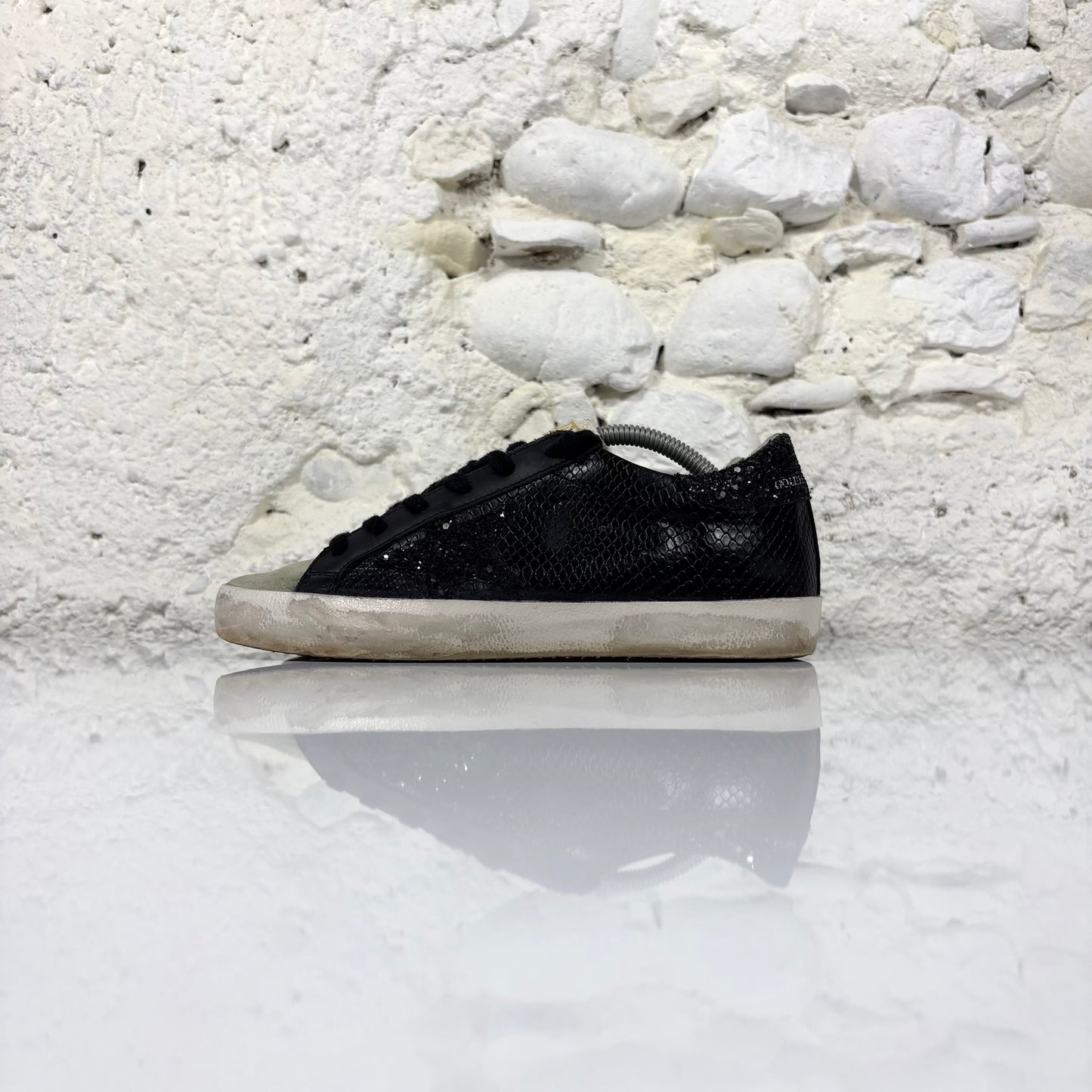 Golden goose Superstar nere a "squame" con stella e talloncini neri con paillettes 37