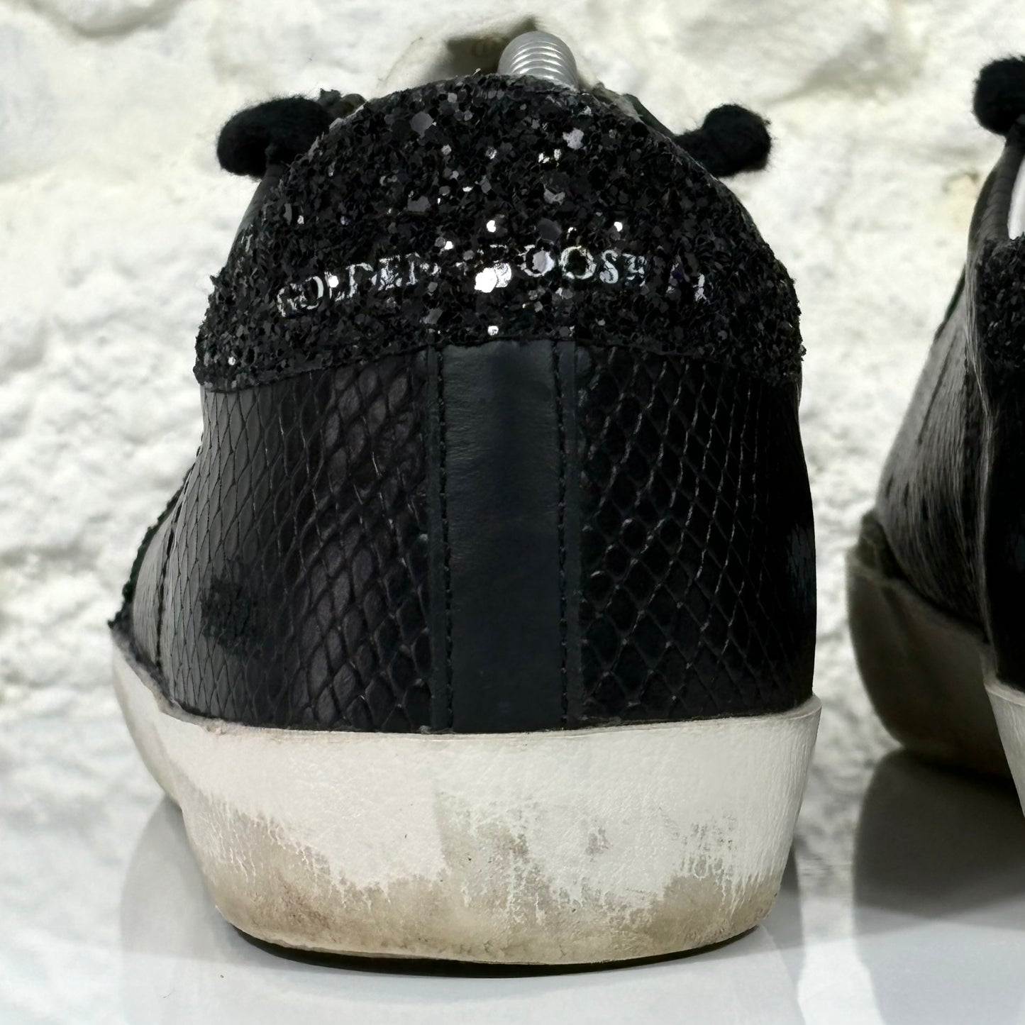 Golden goose Superstar nere a "squame" con stella e talloncini neri con paillettes 37