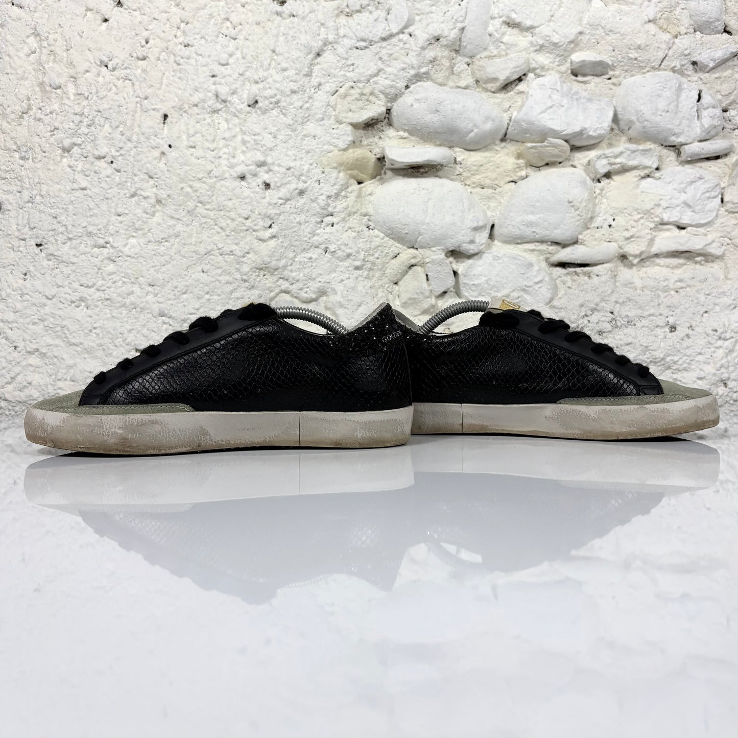 Golden goose Superstar nere a "squame" con stella e talloncini neri con paillettes 37
