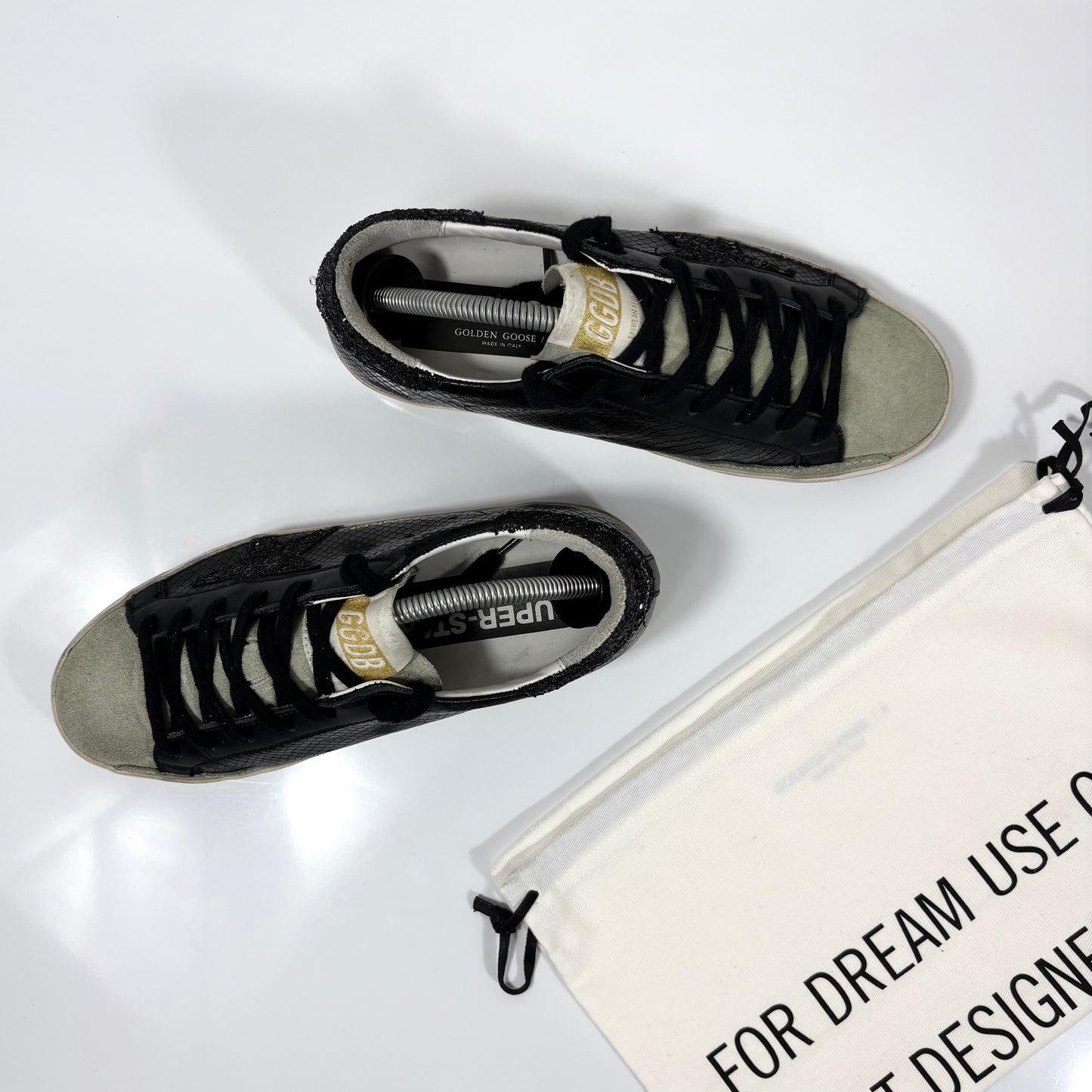 Golden goose Superstar nere a "squame" con stella e talloncini neri con paillettes 37