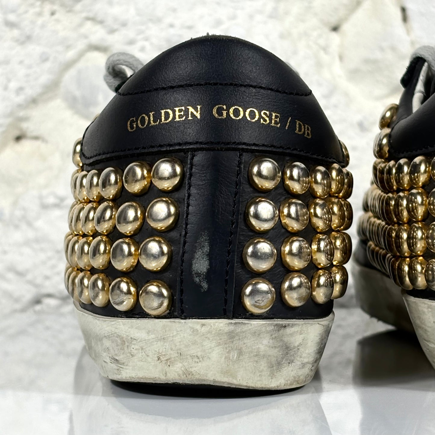 Golden goose Superstar nere con borchie oro 37