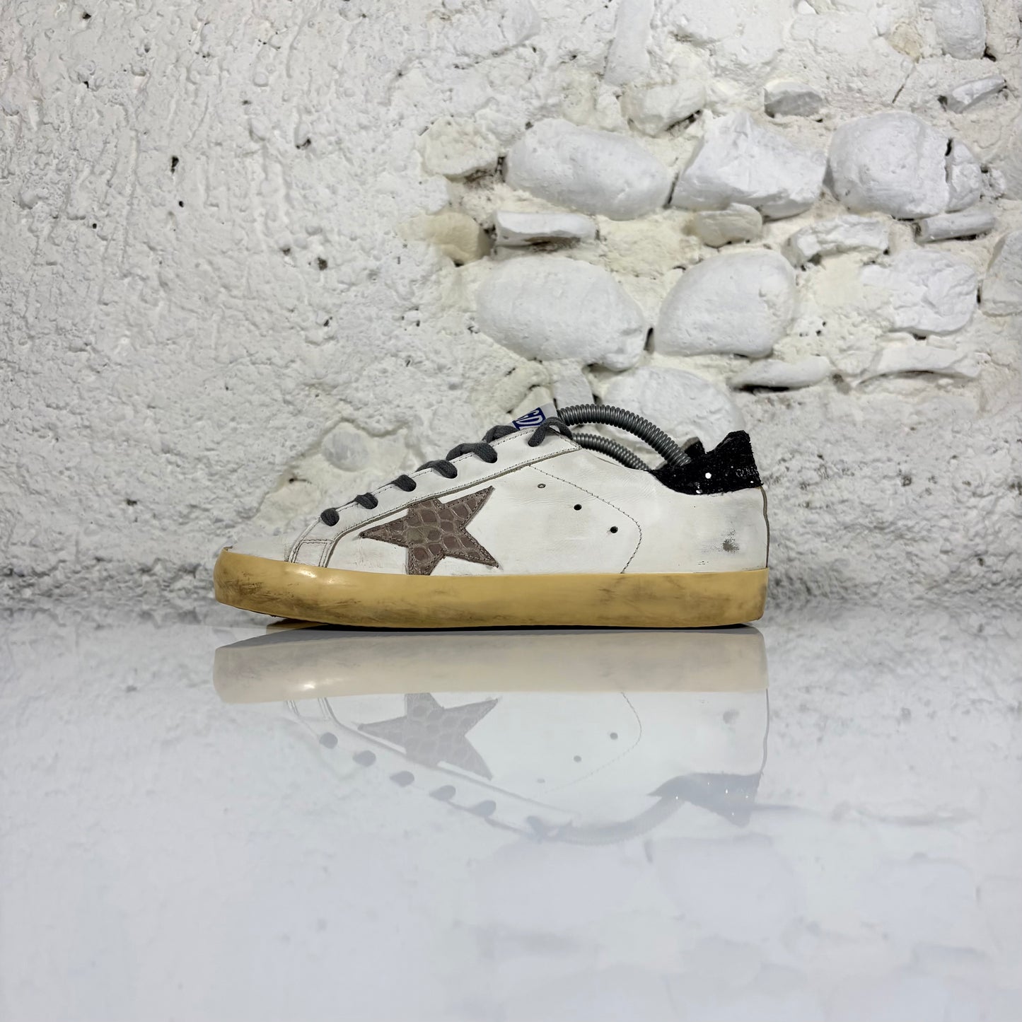 Golden goose Superstar bianche con Stella rosa "a squame" e talloncini neri brillantanti 37