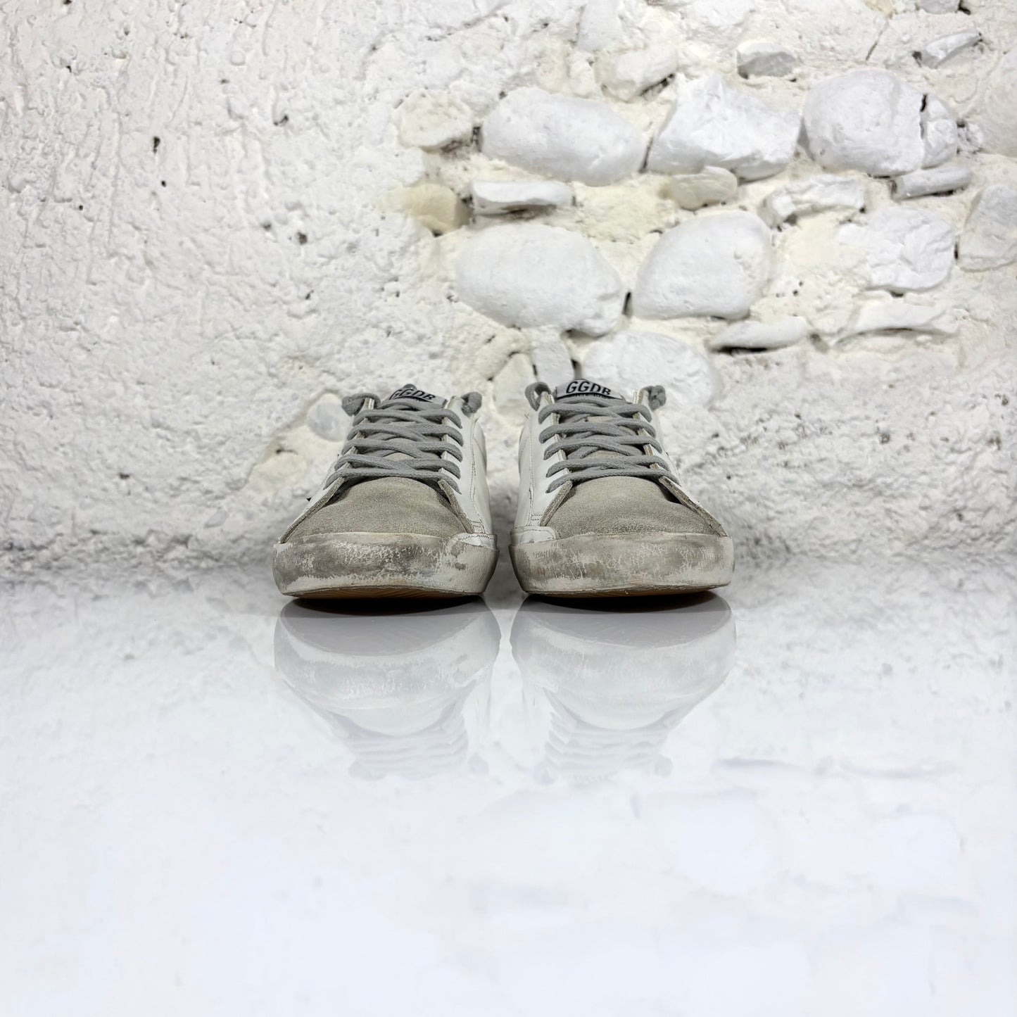 Golden goose Superstar bianche con stella nera brillantinata e talloncini rossi 40