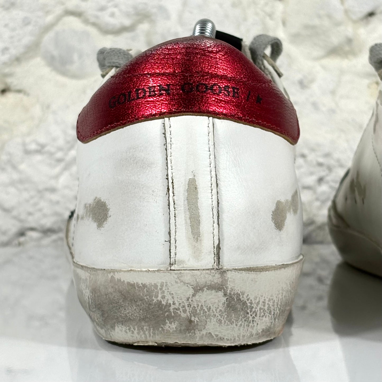 Golden goose Superstar bianche con stella nera brillantinata e talloncini rossi 40