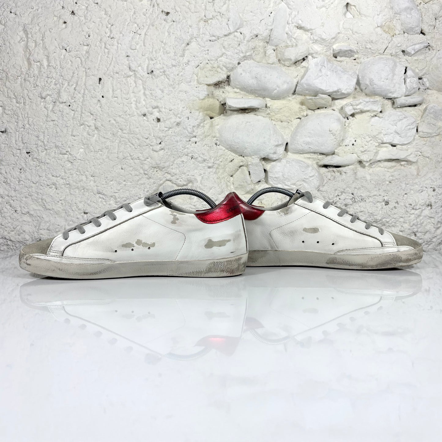 Golden goose Superstar bianche con stella nera brillantinata e talloncini rossi 40