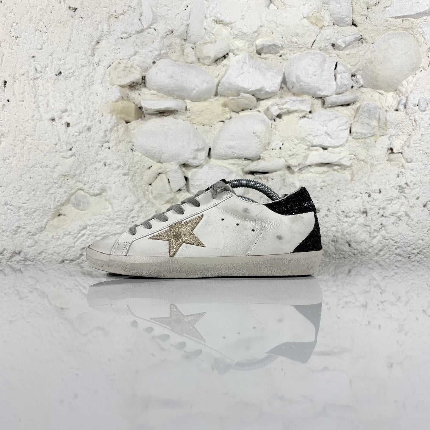 Golden goose Superstar bianche con stella dorata e talloncini neri con paillettes 38