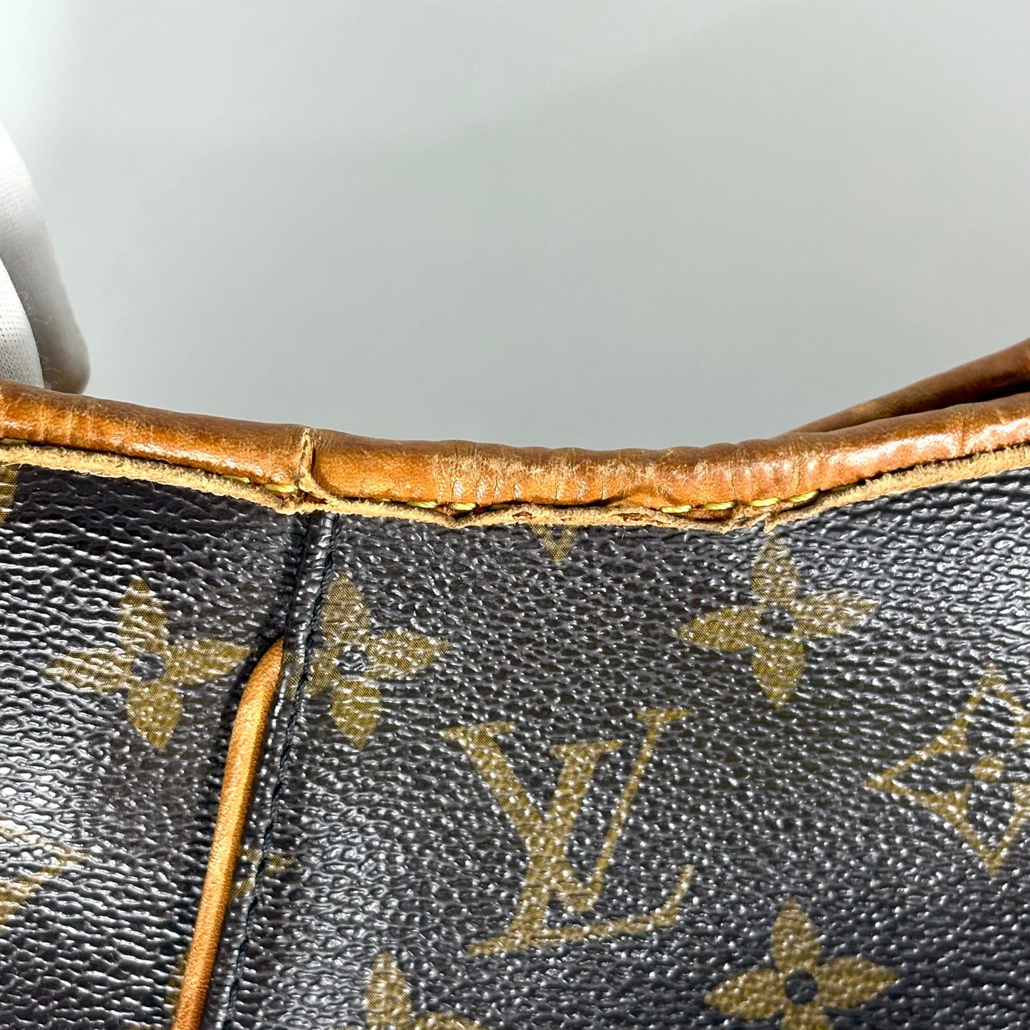 Louis Vuitton Galliera in monogram canvas con finiture in vacchetta