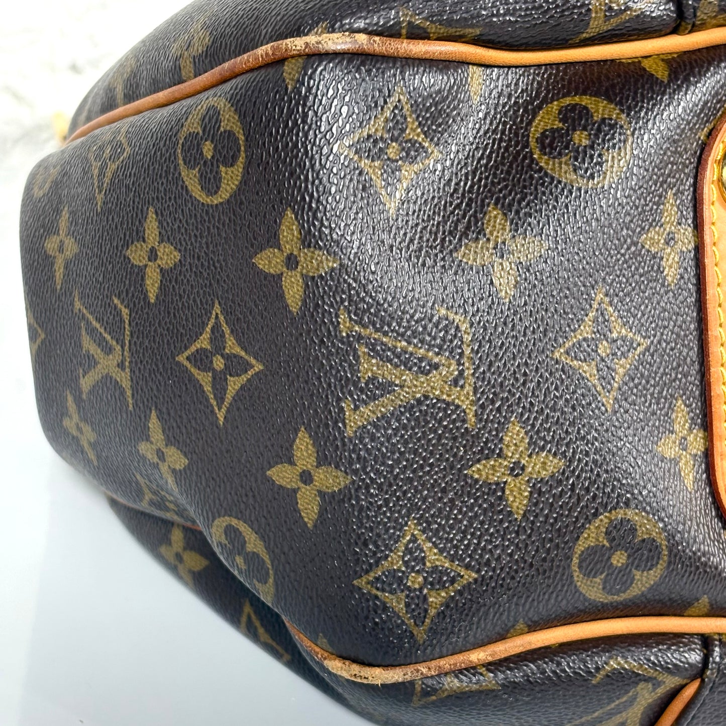 Louis Vuitton Galliera in monogram canvas con finiture in vacchetta