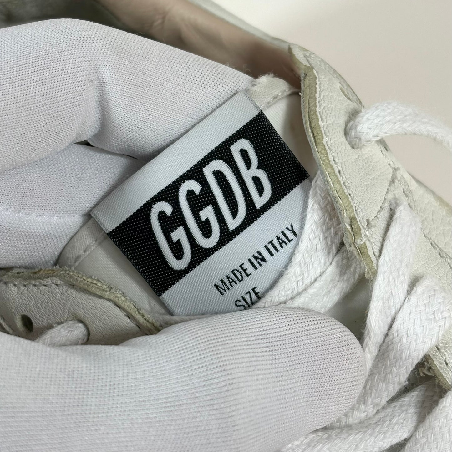 Golden goose Ballstar bianche con stella maculata e talloncini neri 41