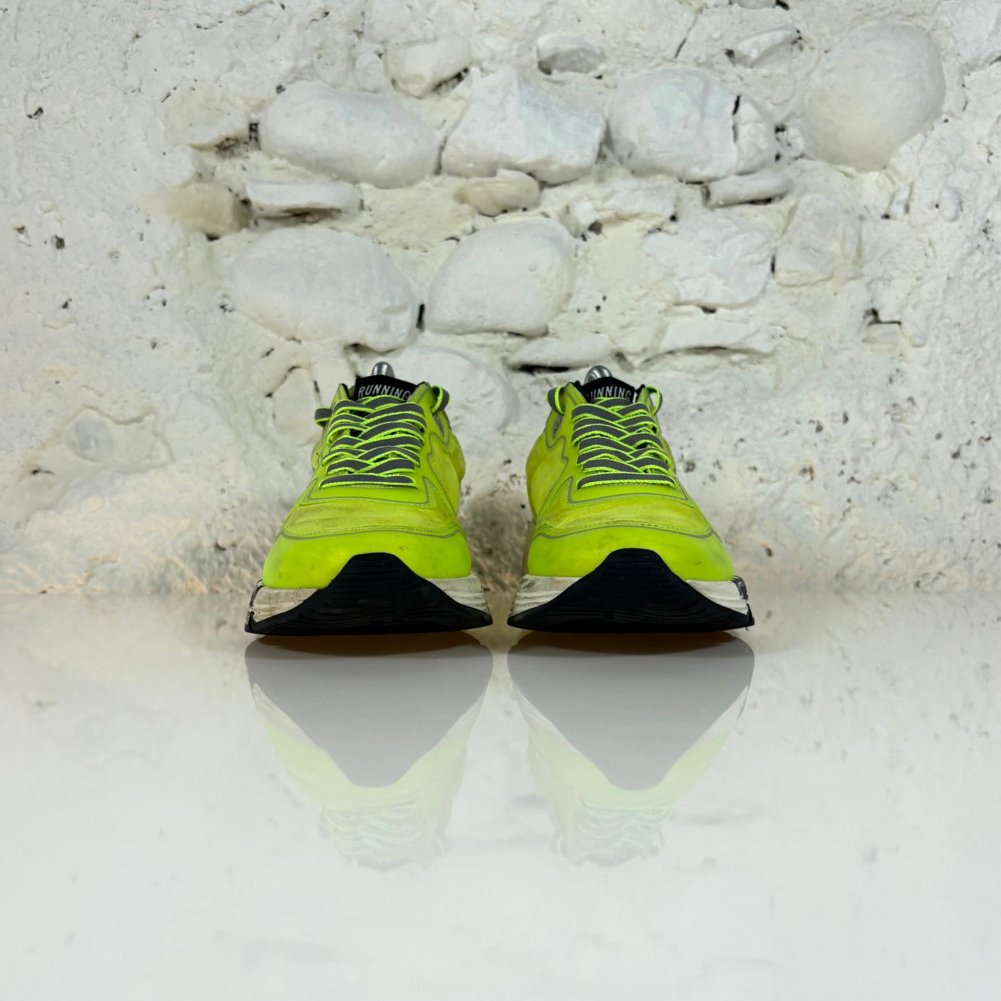 Golden goose Running Sole gialle tono su tono con stella argento e talloncini grigi 36