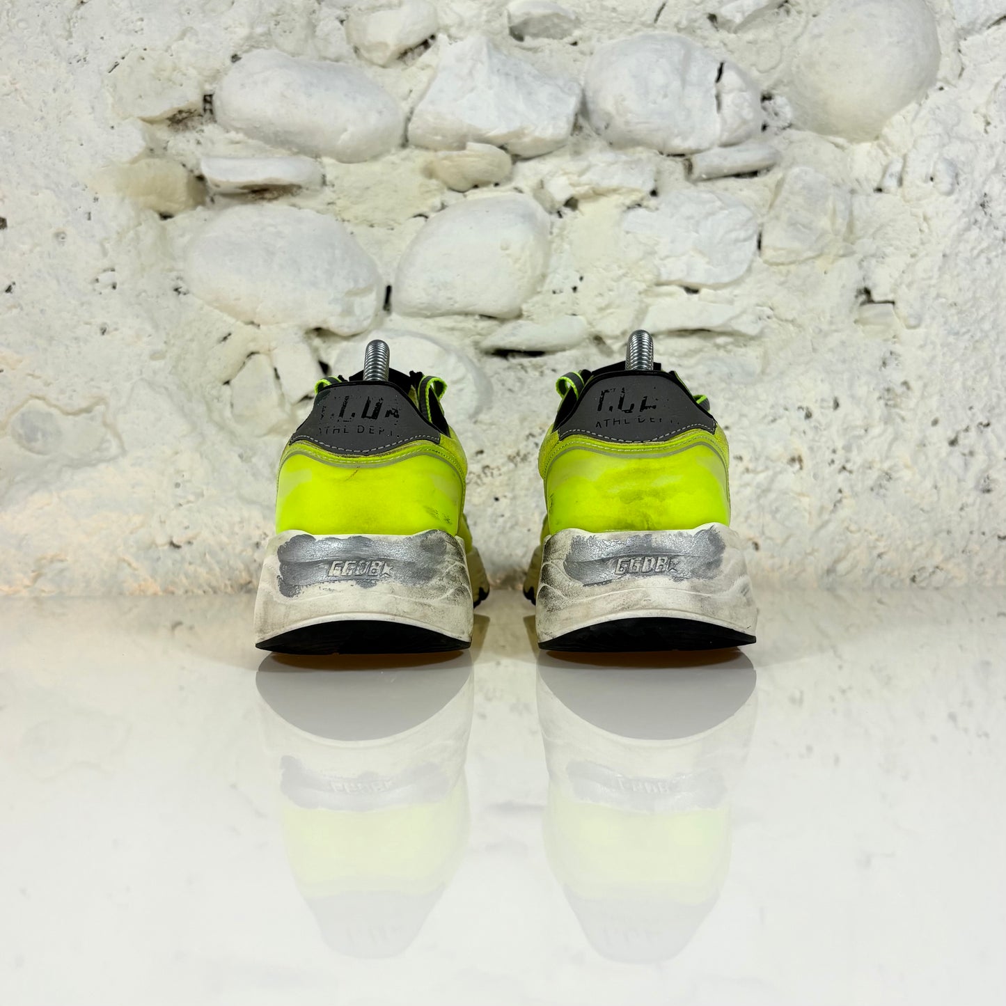 Golden goose Running Sole gialle tono su tono con stella argento e talloncini grigi 36